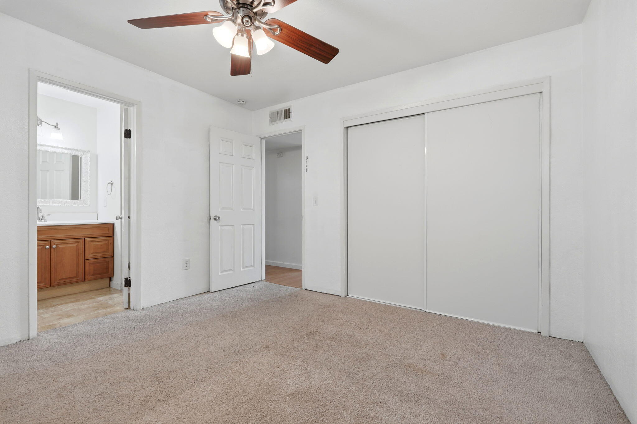 10856 Malta St, Hanford, CA 93230