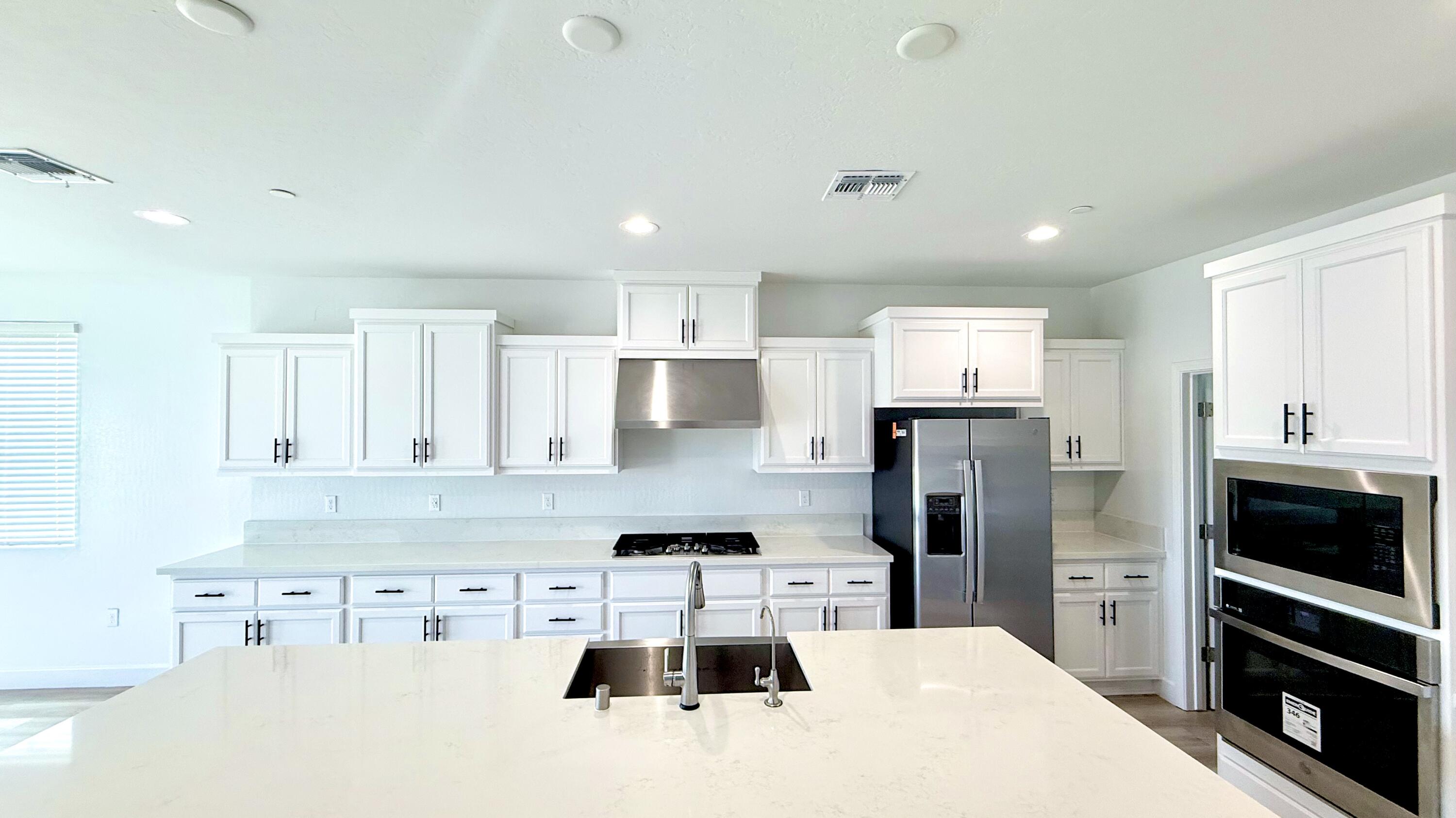 2901 Sand Hls Ave, Tulare, CA 93274
