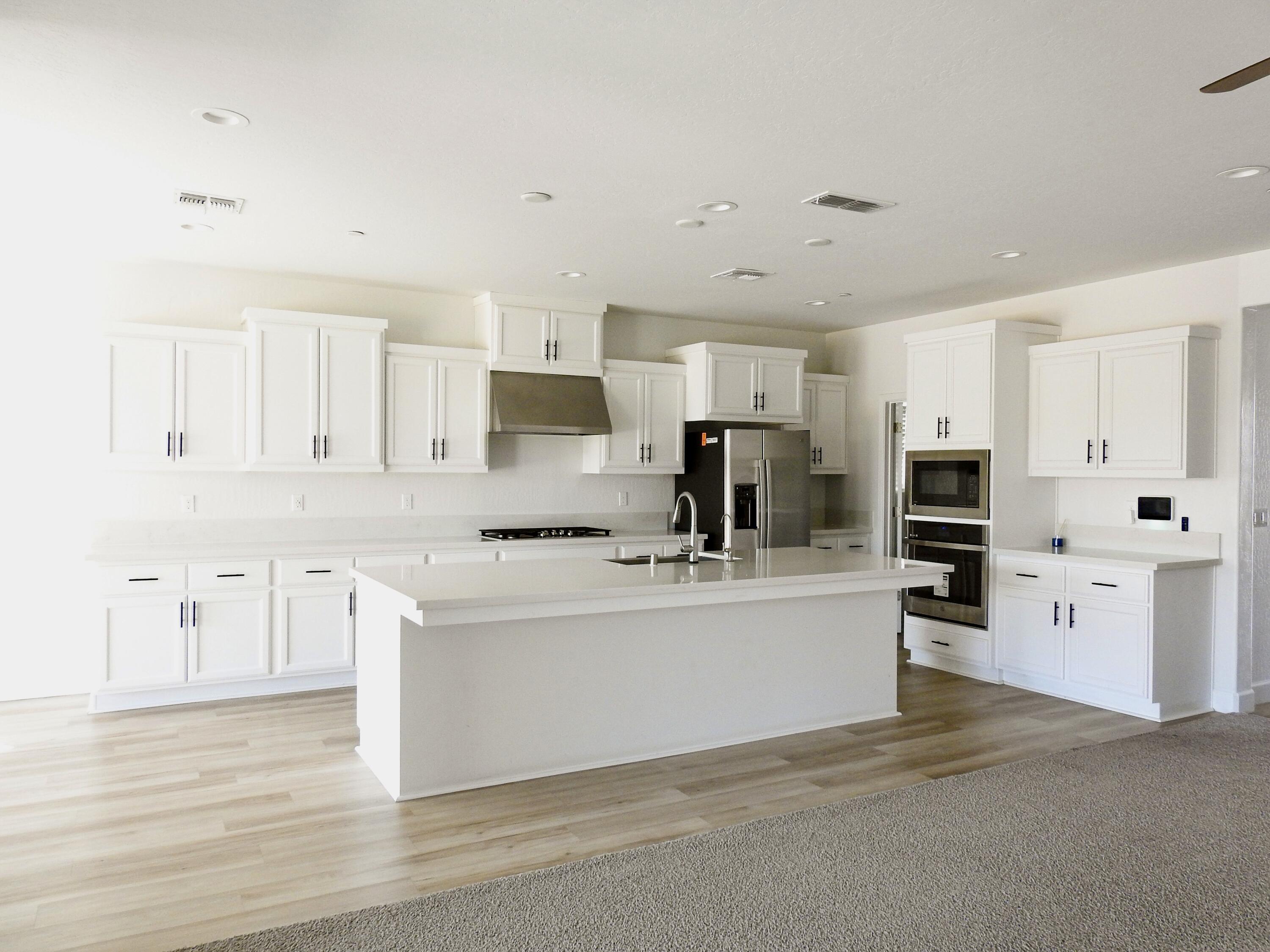 2901 Sand Hls Ave, Tulare, CA 93274