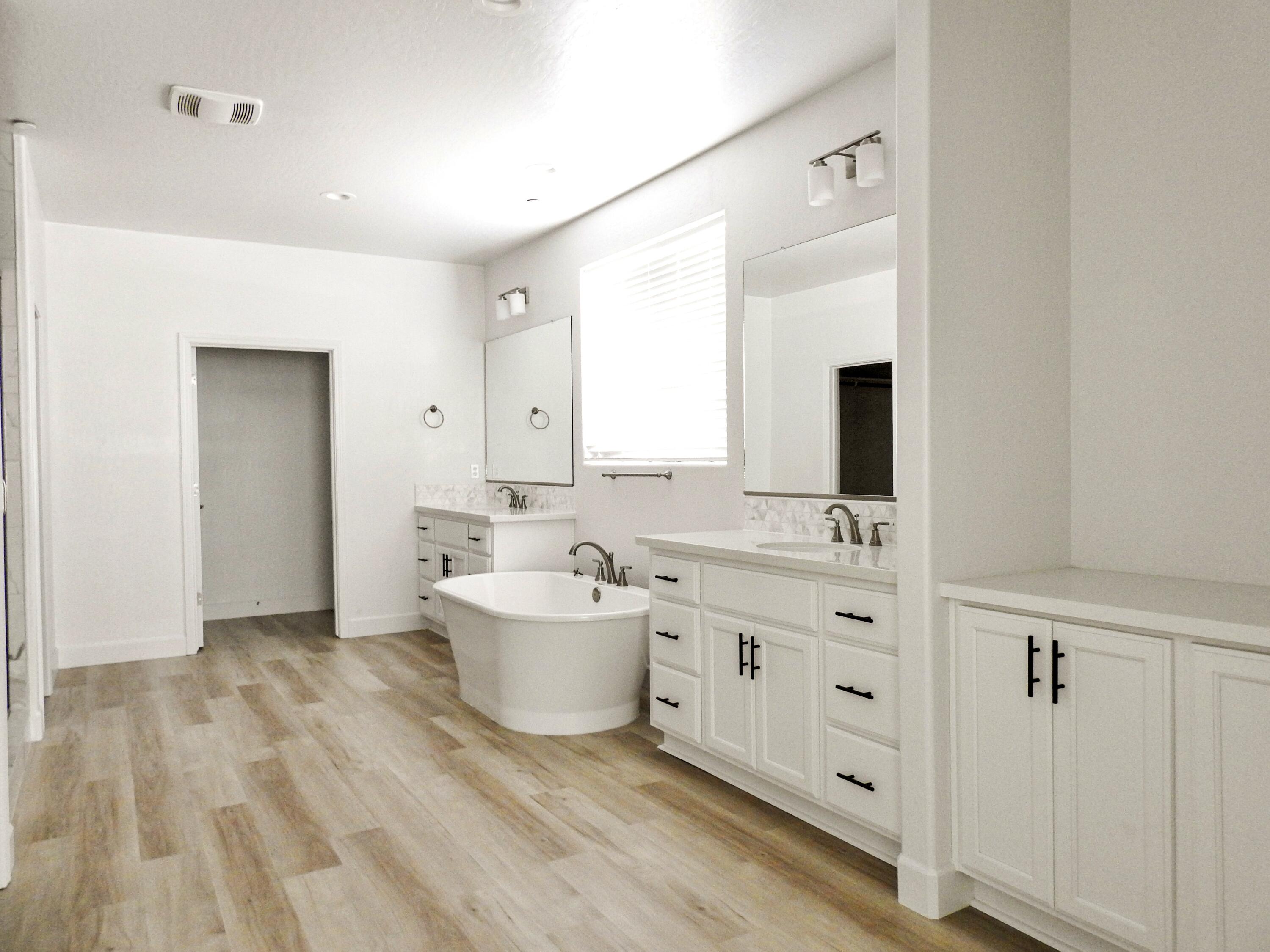 2901 Sand Hls Ave, Tulare, CA 93274