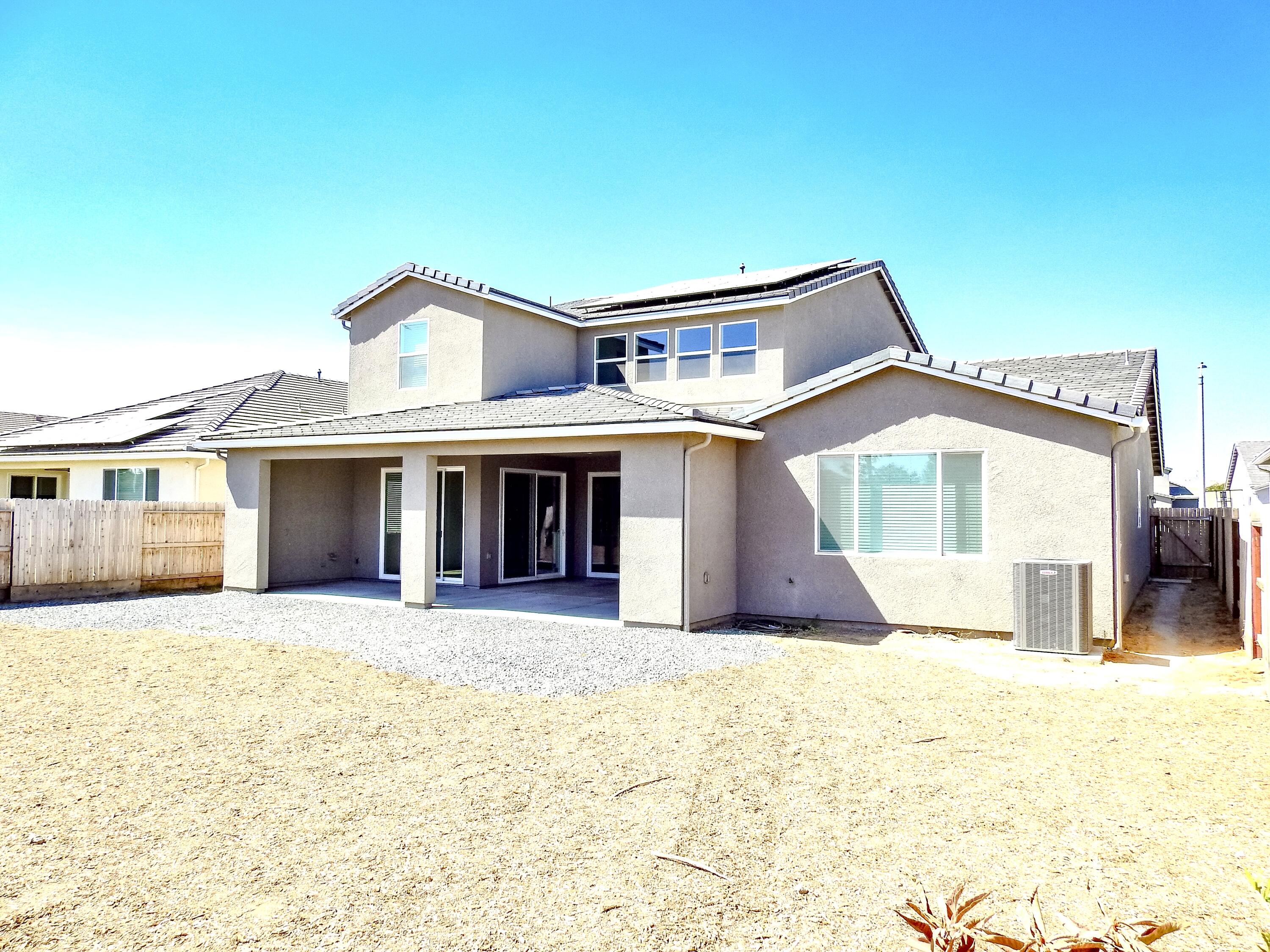 2901 Sand Hls Ave, Tulare, CA 93274