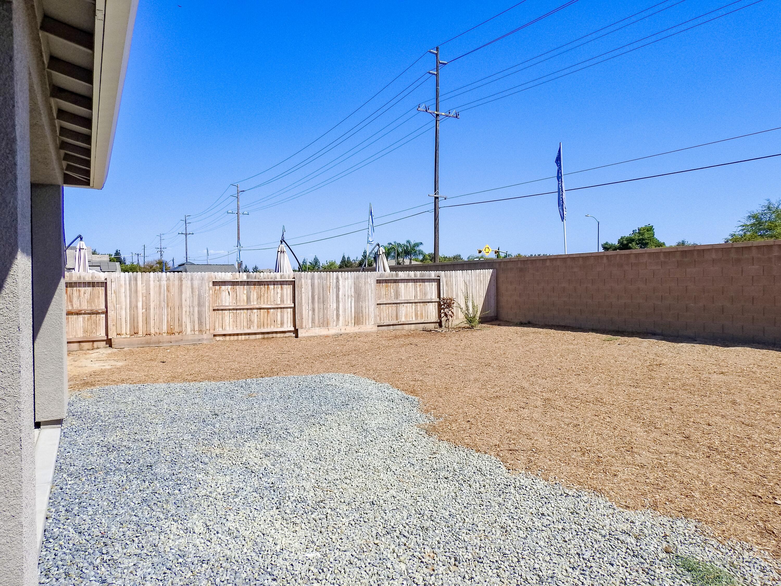 2901 Sand Hls Ave, Tulare, CA 93274