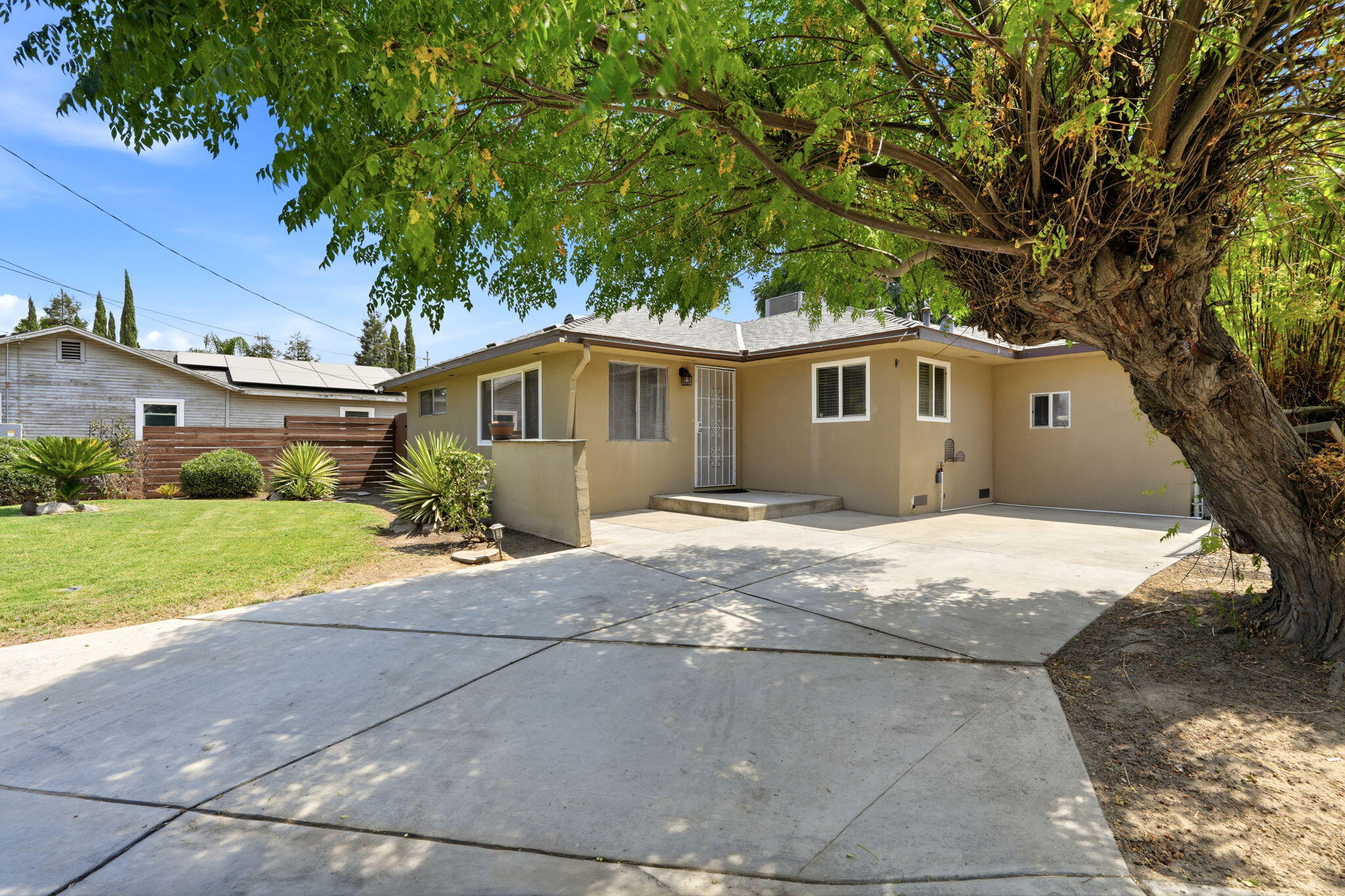 5142 N Polk Ave, Fresno, CA 93722