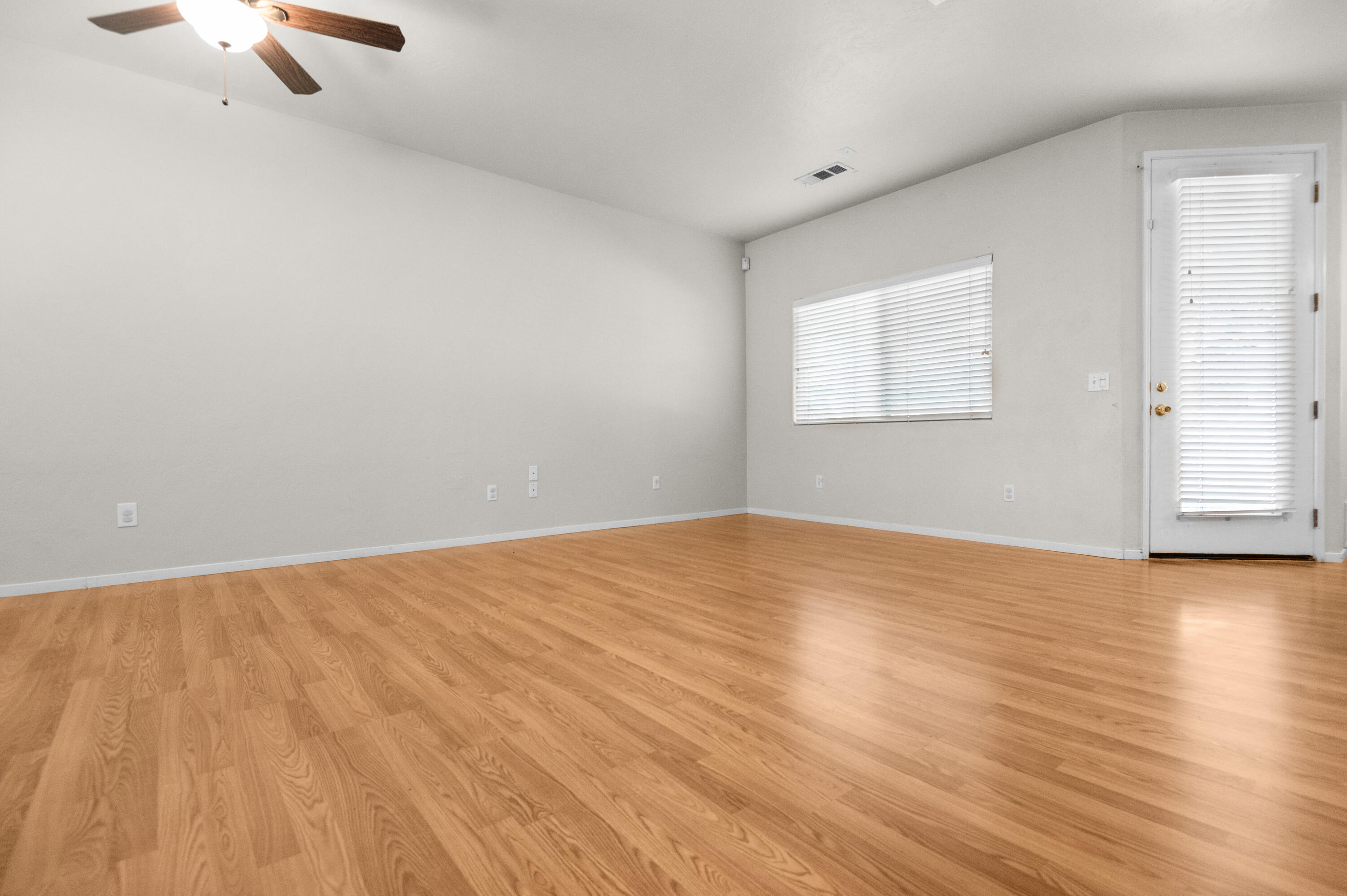 1486 Firestone Dr, Tulare, CA 93274