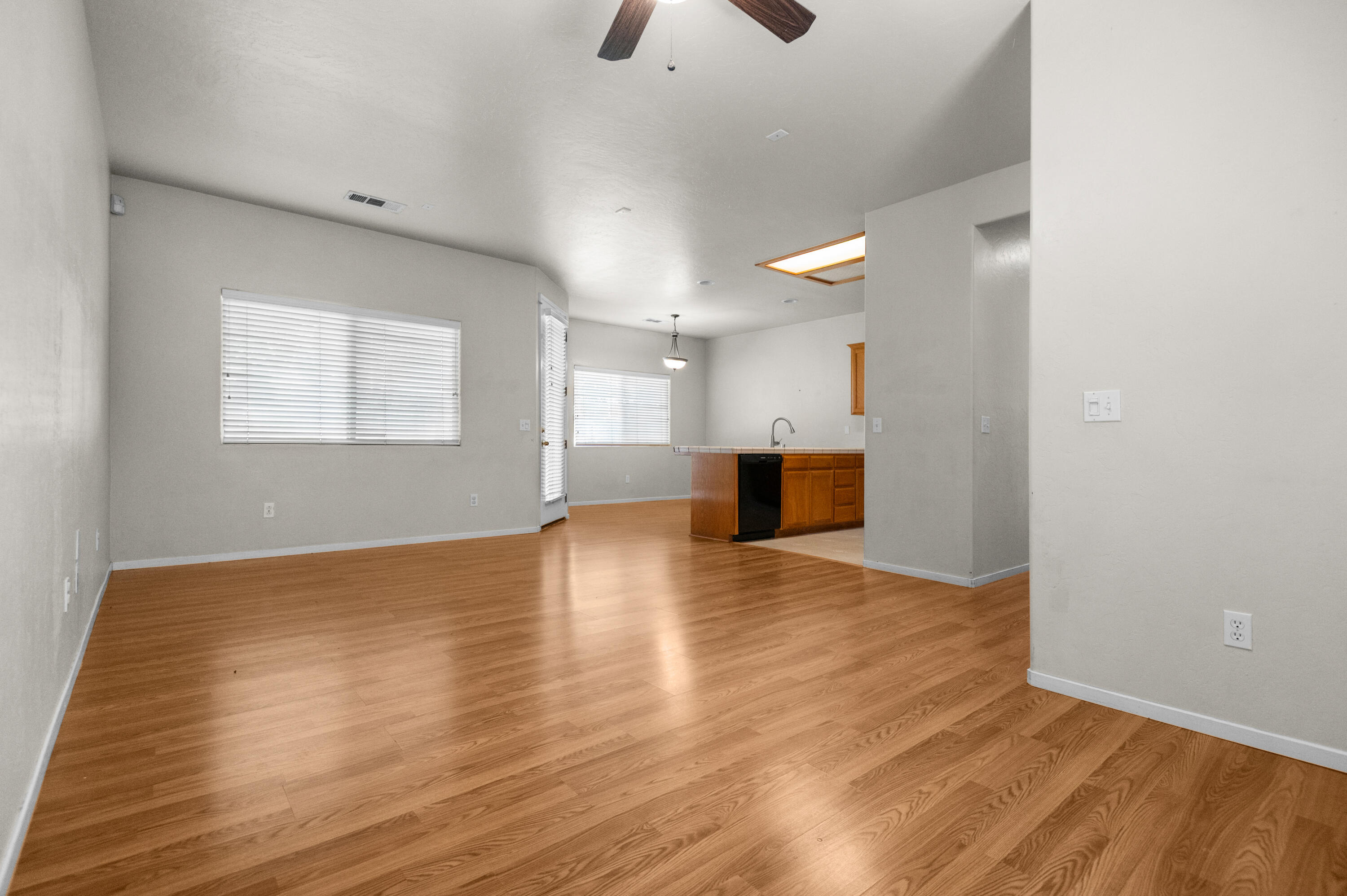 1486 Firestone Dr, Tulare, CA 93274