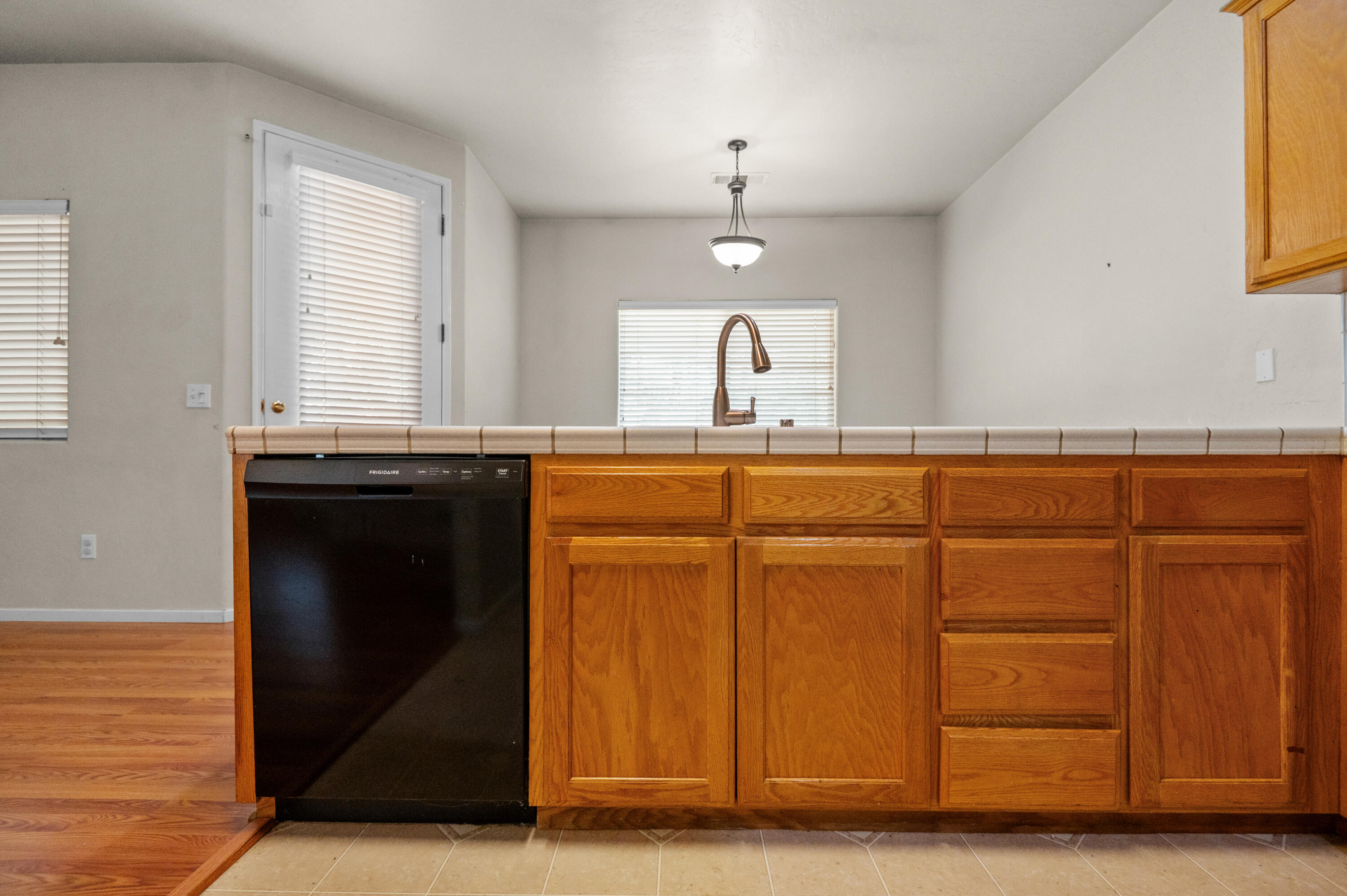 1486 Firestone Dr, Tulare, CA 93274