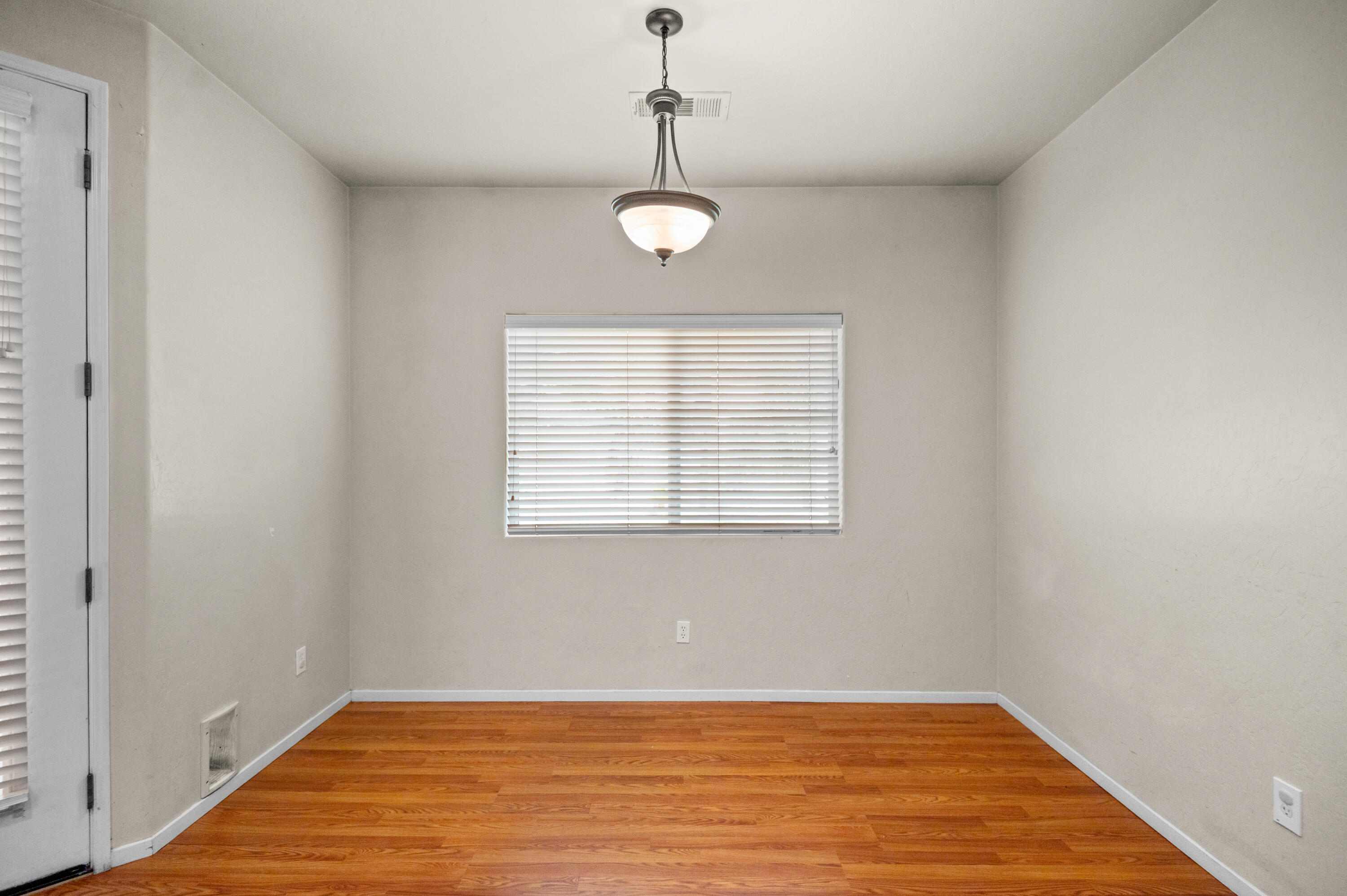 1486 Firestone Dr, Tulare, CA 93274