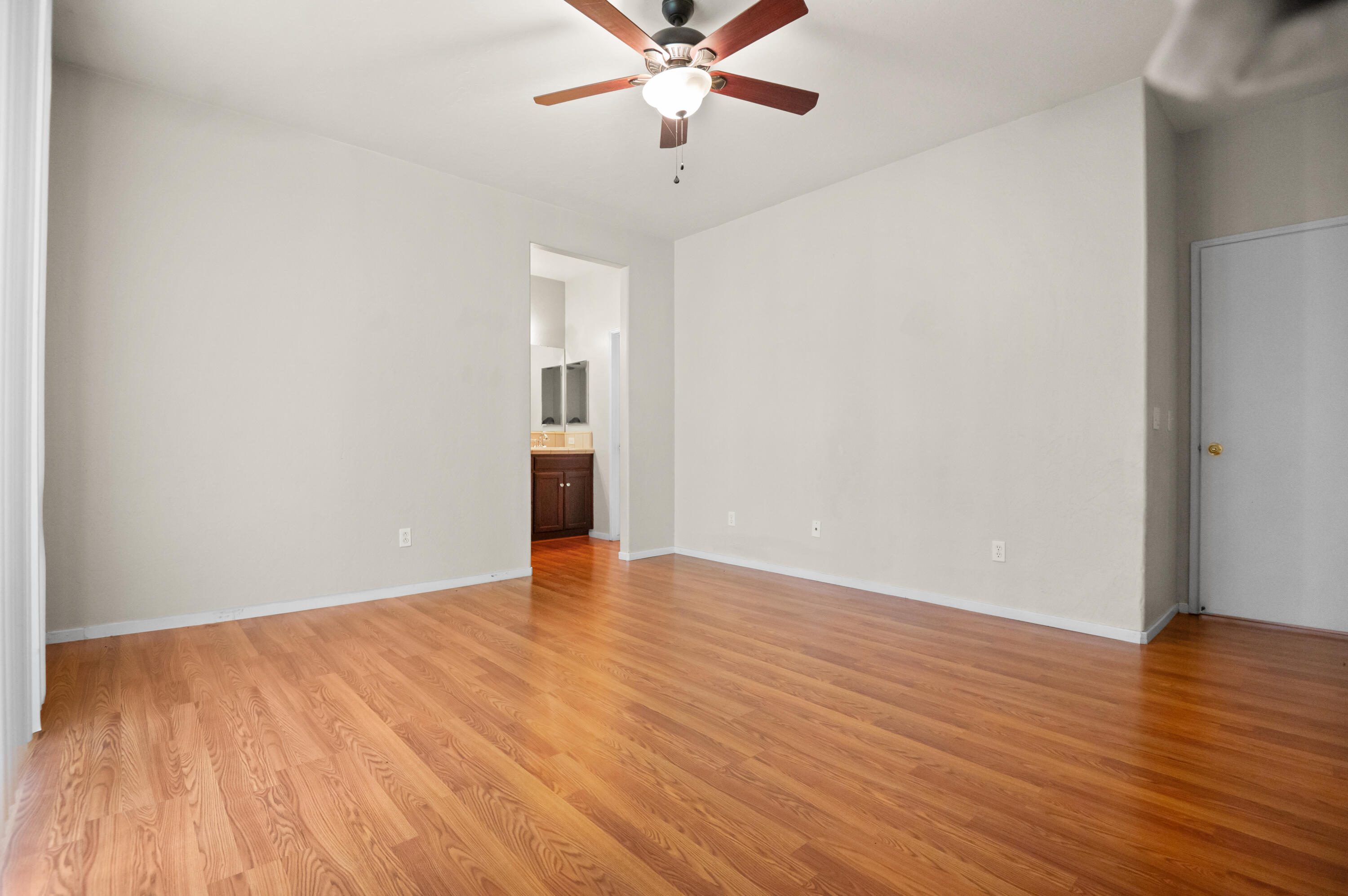 1486 Firestone Dr, Tulare, CA 93274