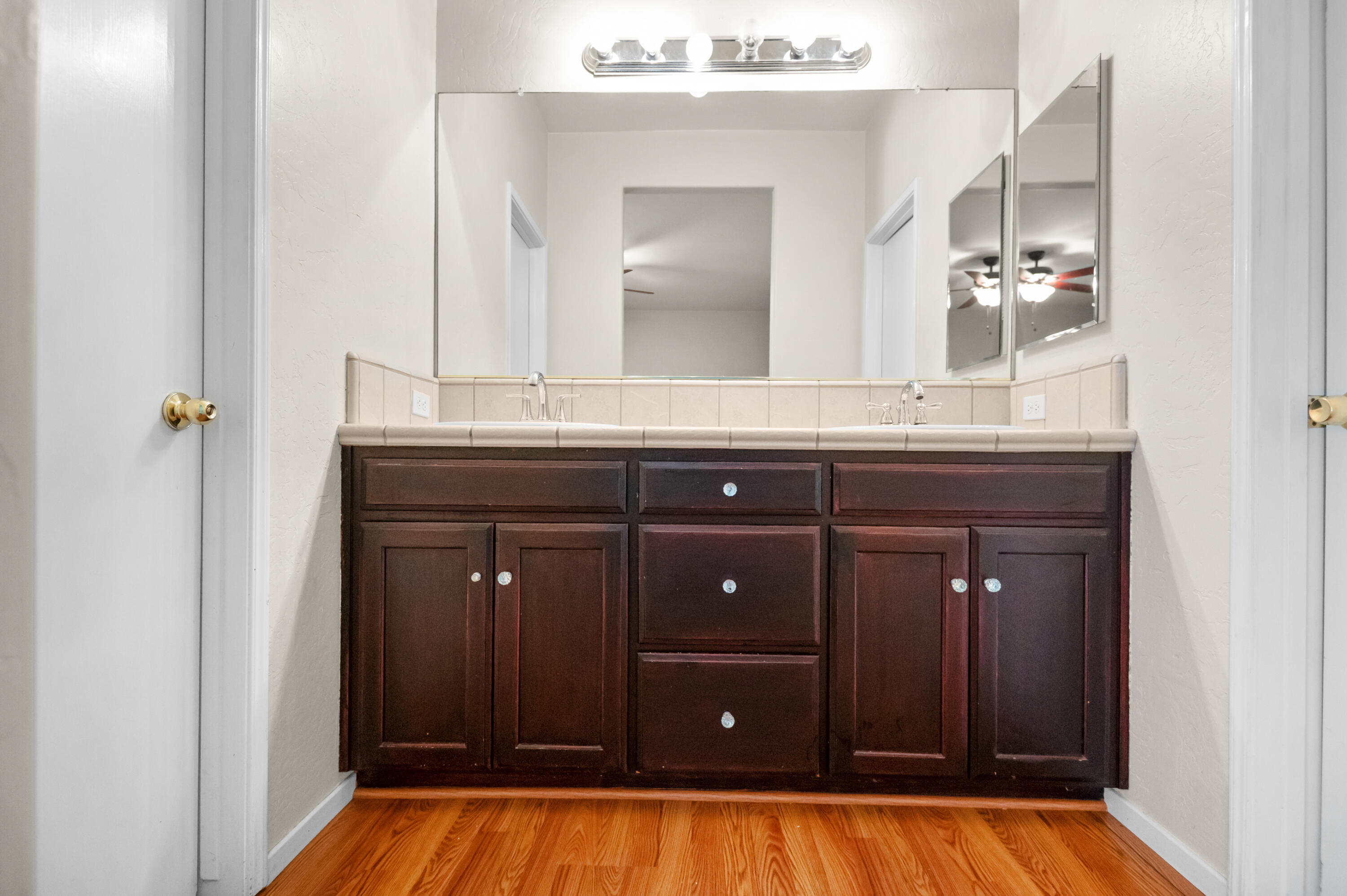 1486 Firestone Dr, Tulare, CA 93274