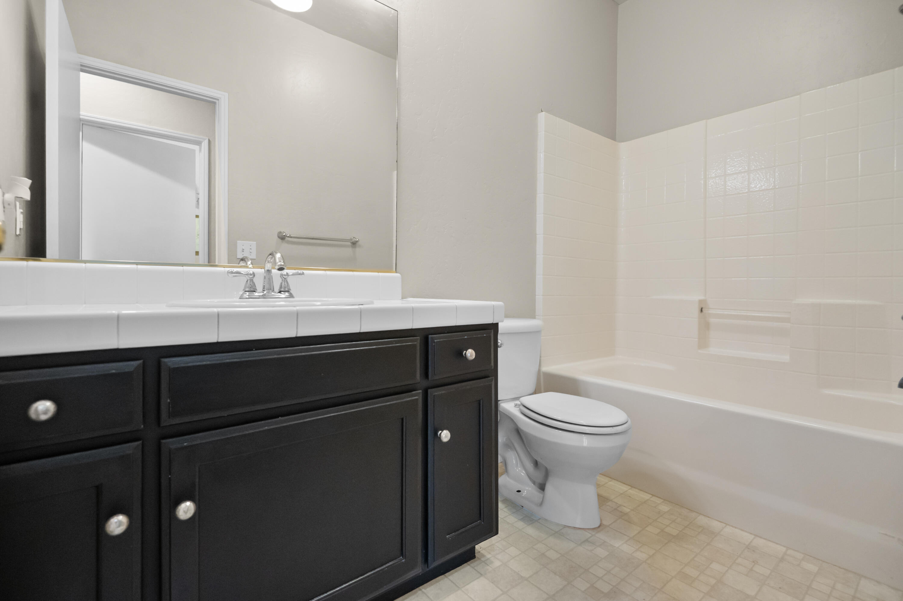 1486 Firestone Dr, Tulare, CA 93274