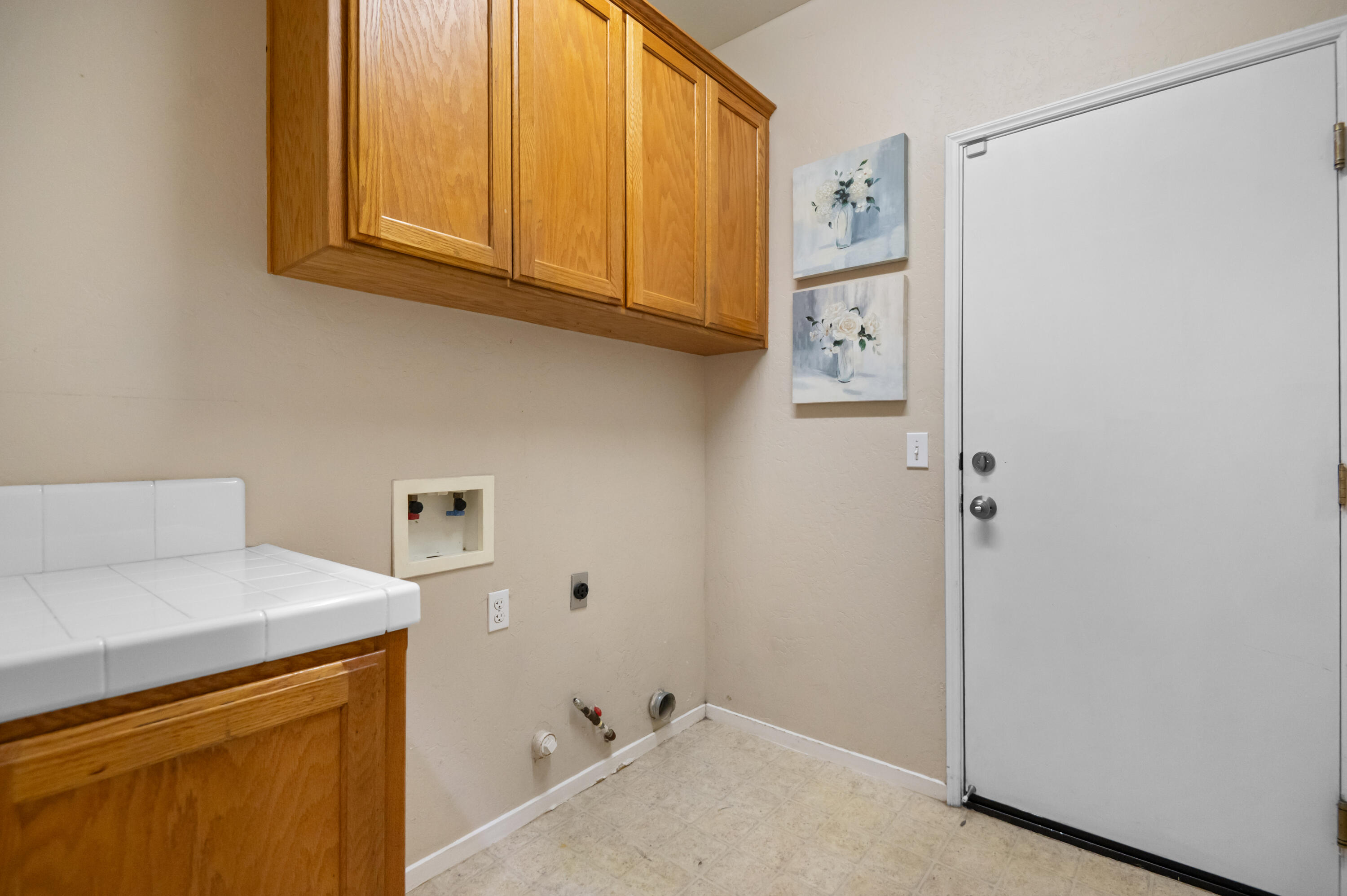 1486 Firestone Dr, Tulare, CA 93274