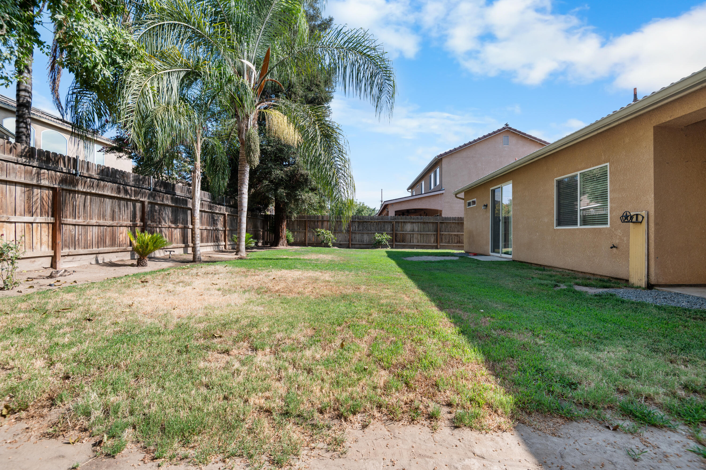 1486 Firestone Dr, Tulare, CA 93274
