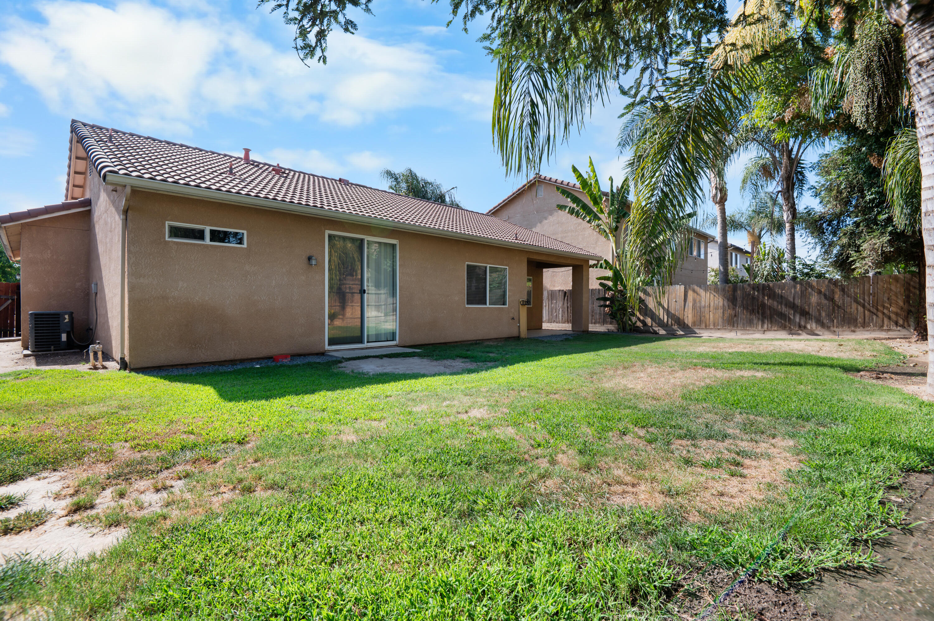1486 Firestone Dr, Tulare, CA 93274