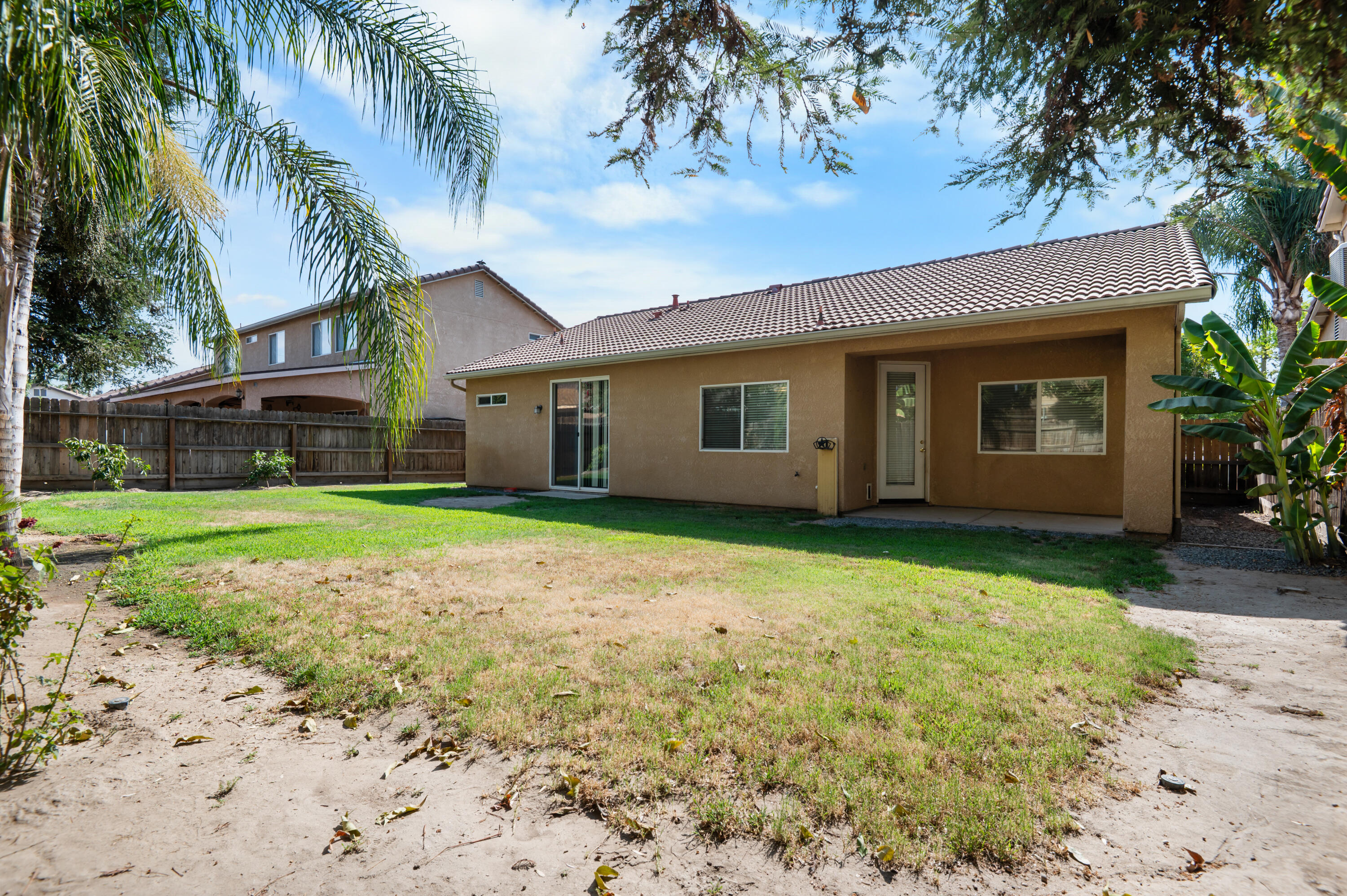 1486 Firestone Dr, Tulare, CA 93274