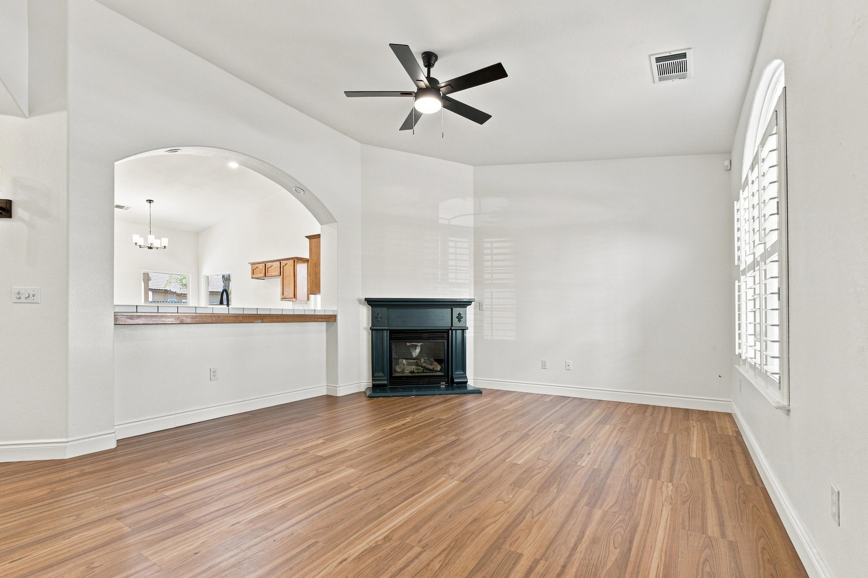 1975 Bass Lake Ave, Tulare, CA 93274