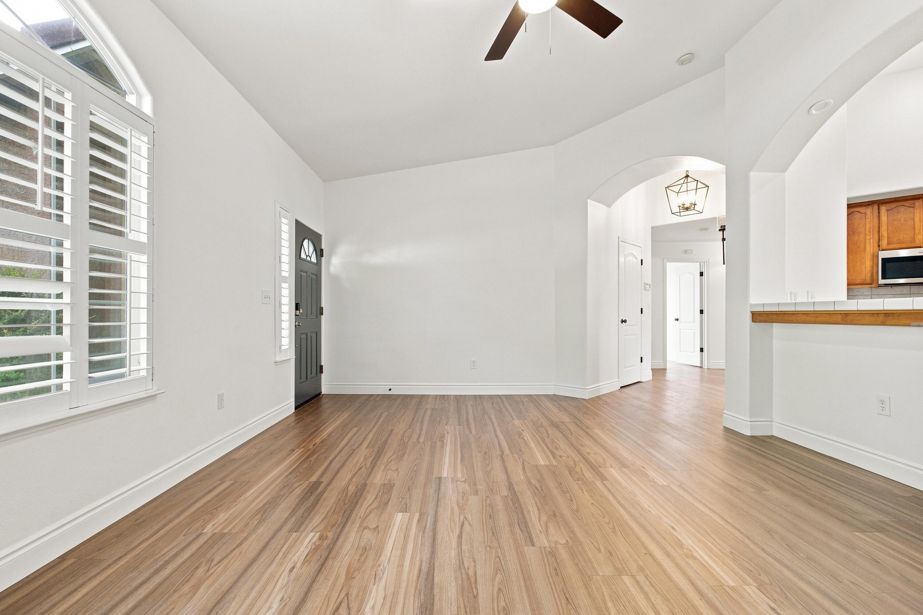 1975 Bass Lake Ave, Tulare, CA 93274