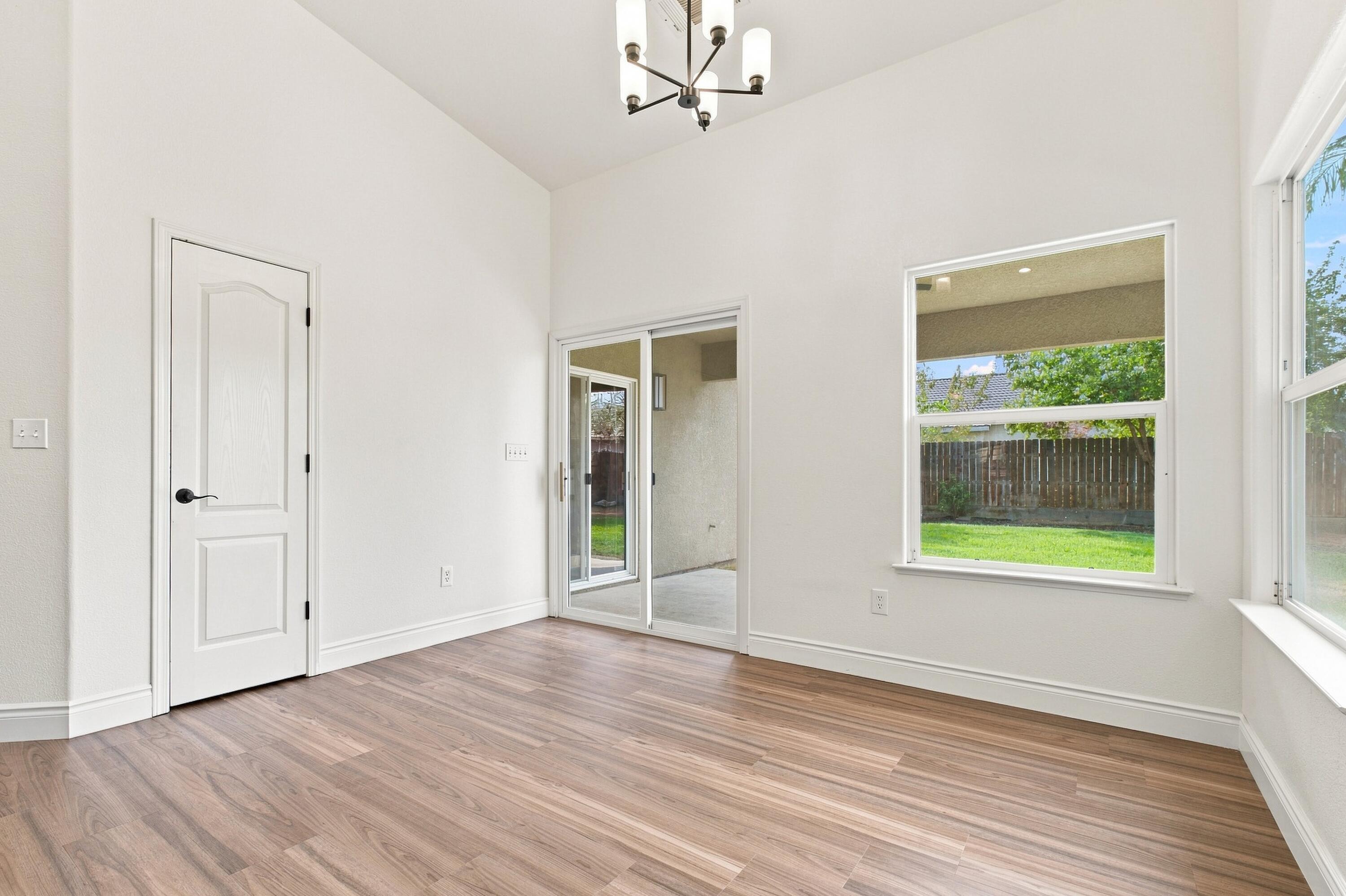 1975 Bass Lake Ave, Tulare, CA 93274