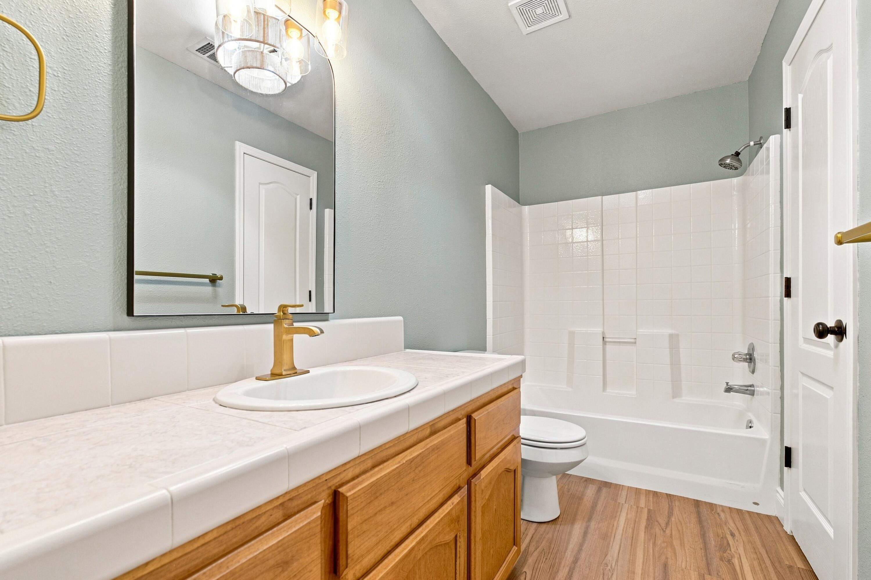 1975 Bass Lake Ave, Tulare, CA 93274