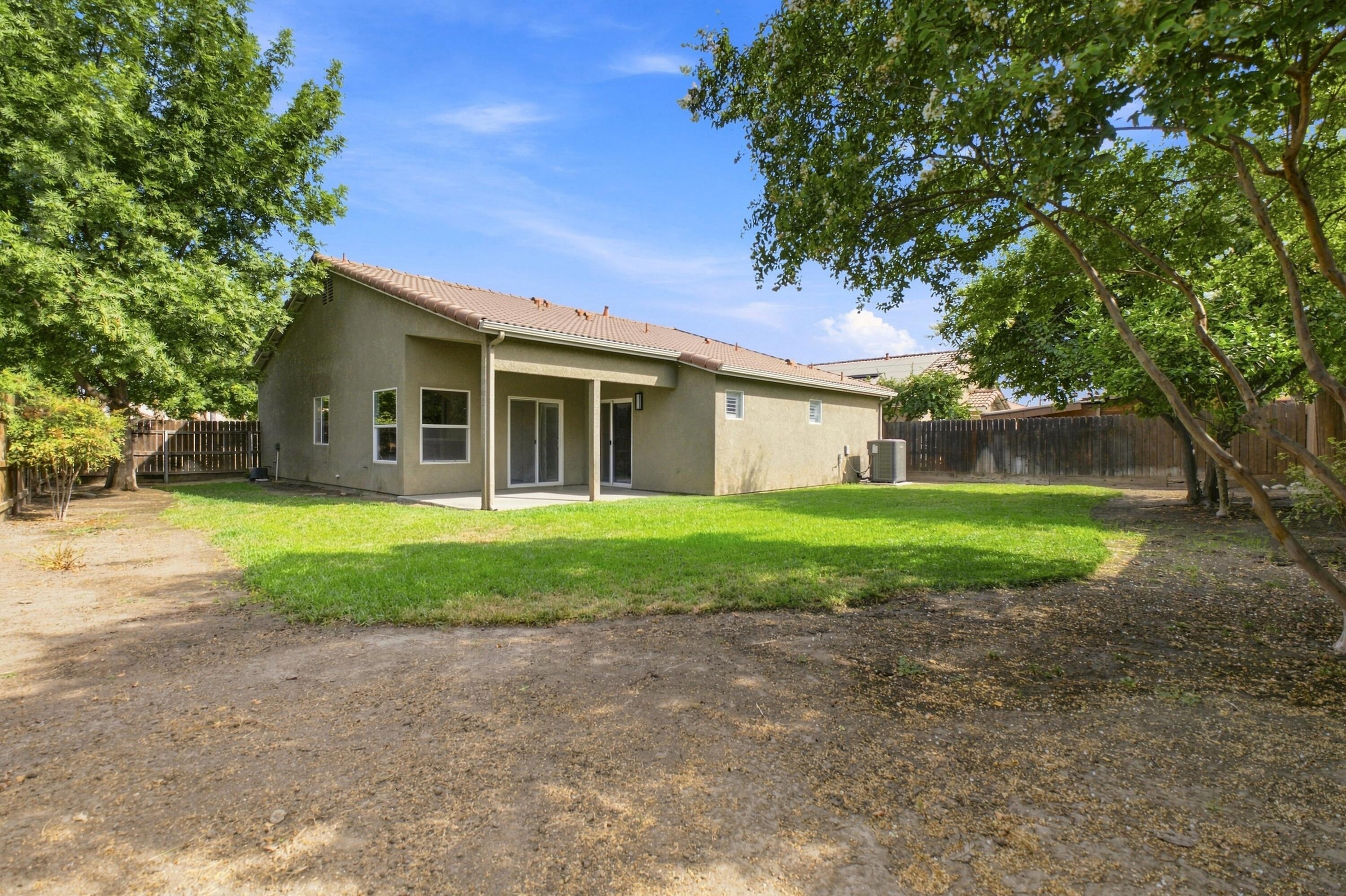 1975 Bass Lake Ave, Tulare, CA 93274