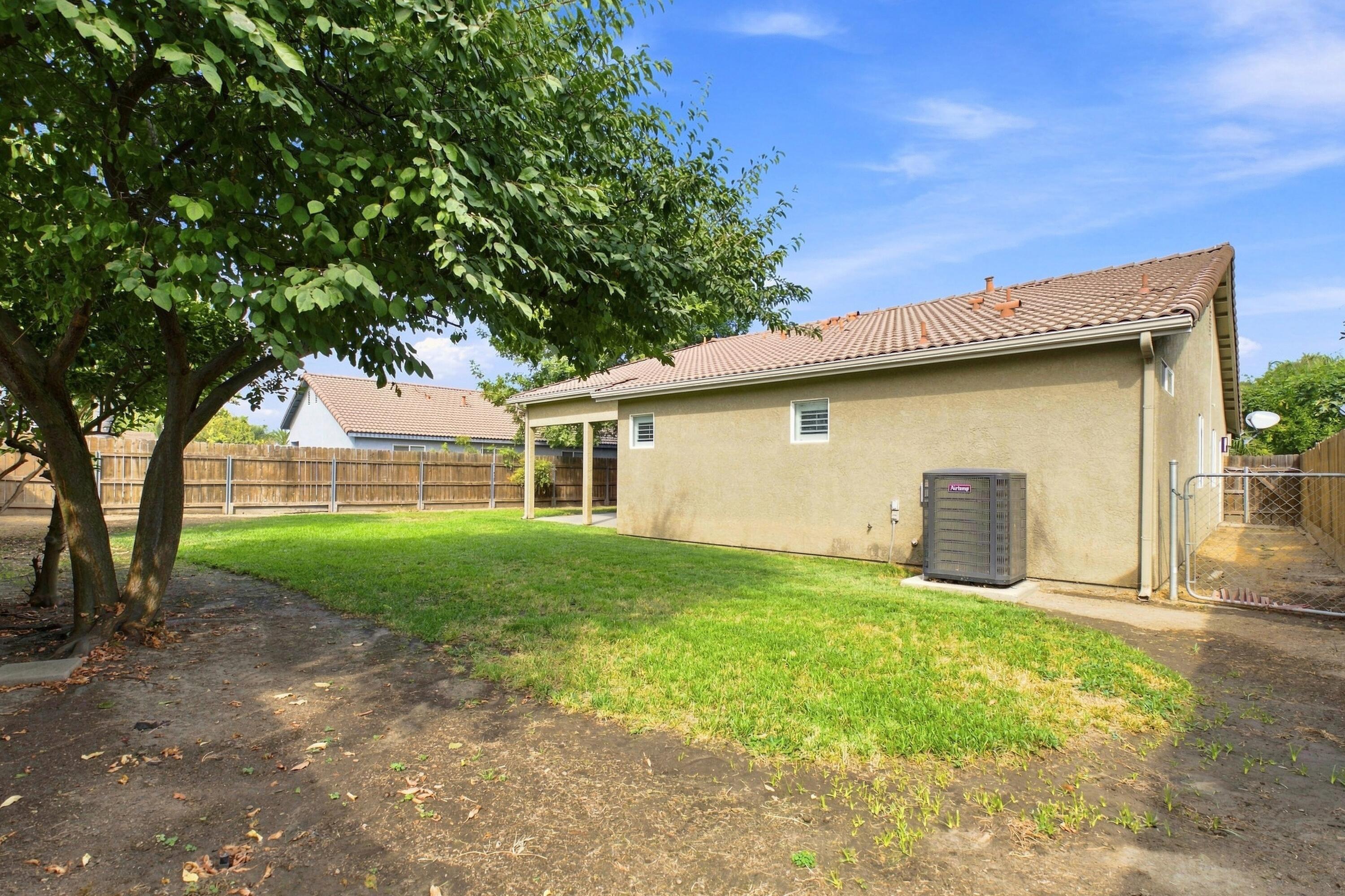 1975 Bass Lake Ave, Tulare, CA 93274