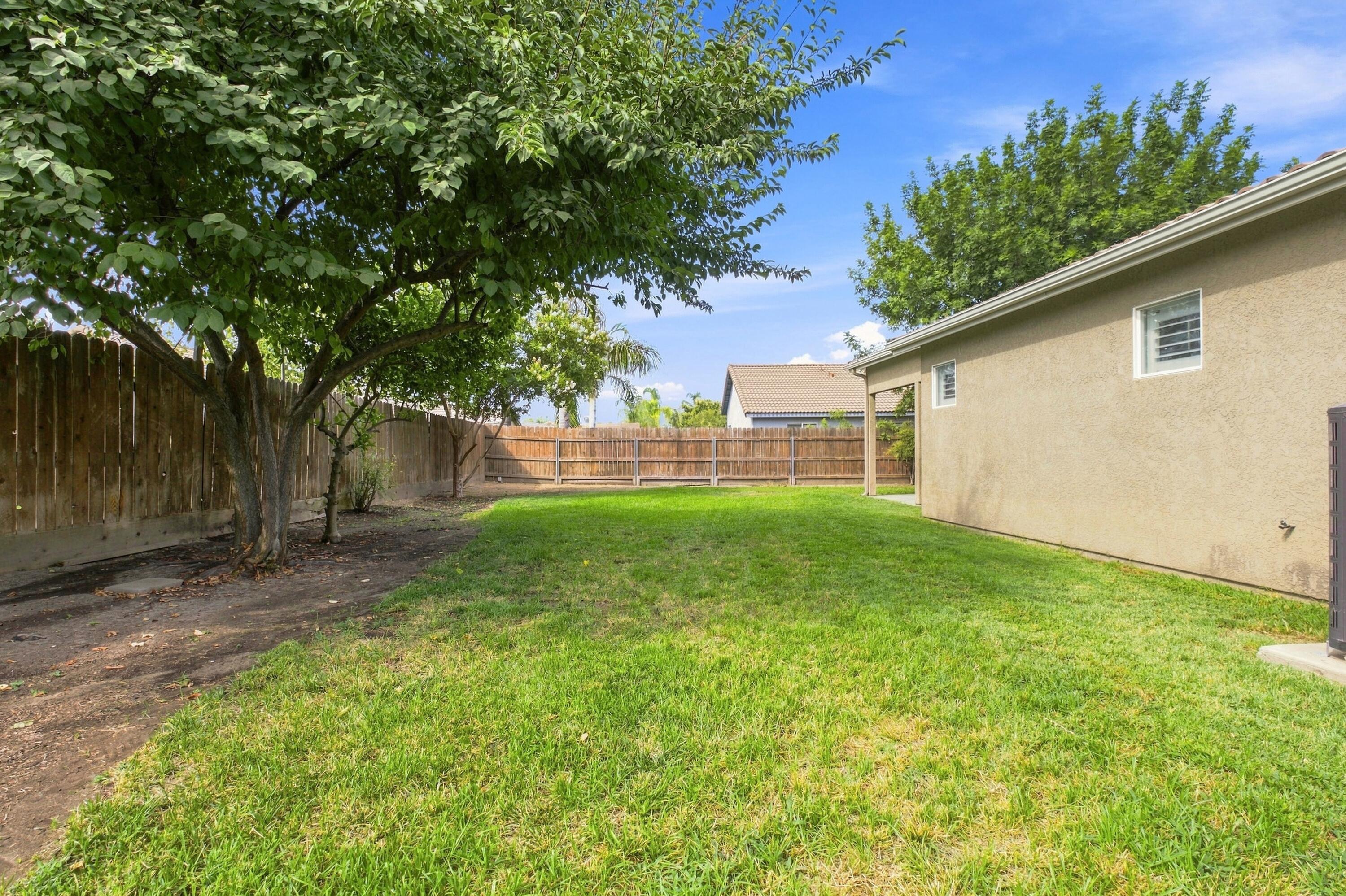 1975 Bass Lake Ave, Tulare, CA 93274