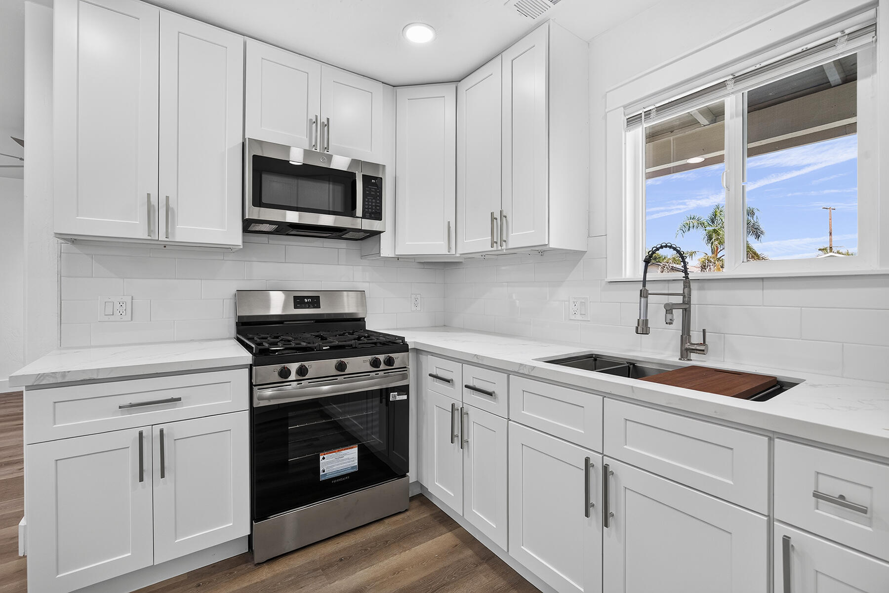 1521 W Juliet Ave, Tulare, CA 93274