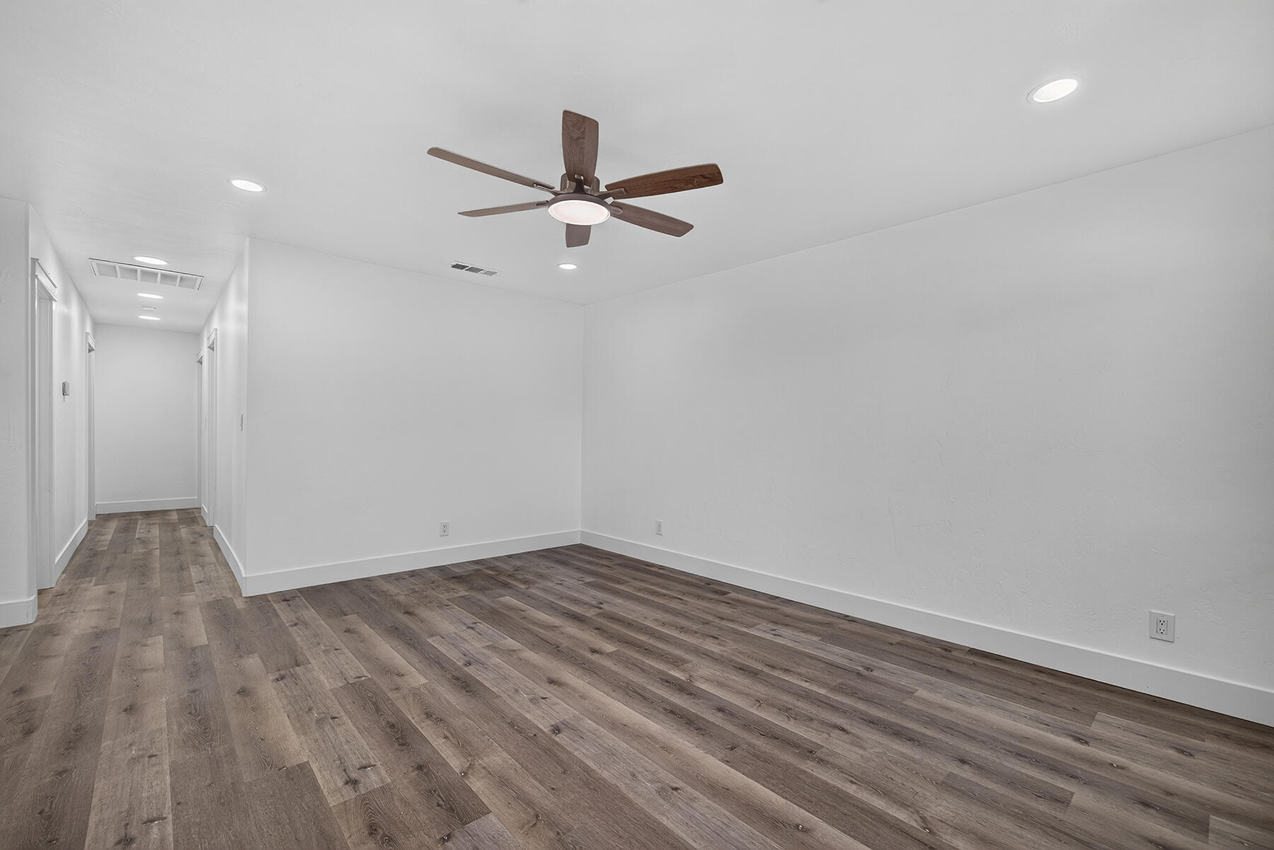 1521 W Juliet Ave, Tulare, CA 93274