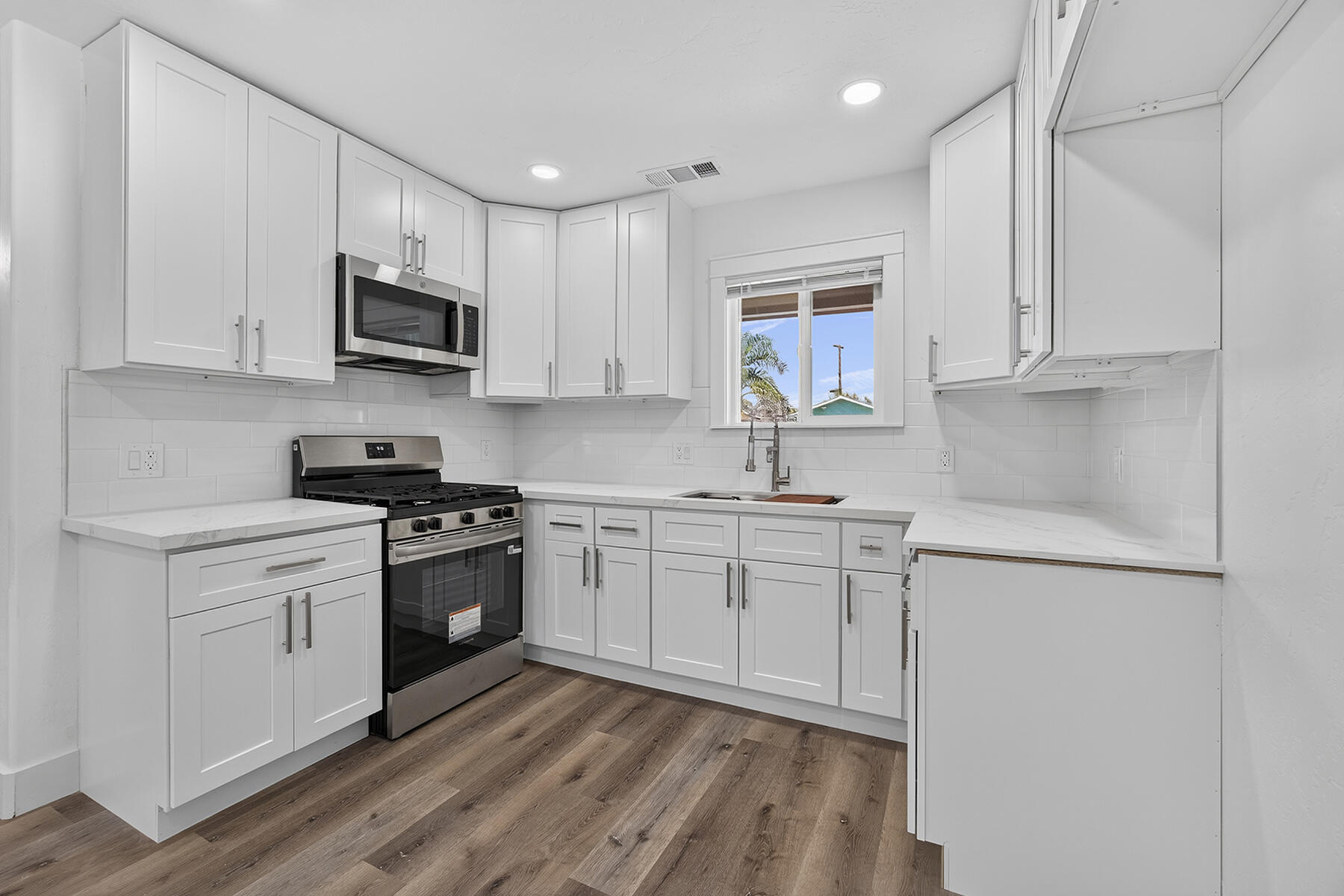 1521 W Juliet Ave, Tulare, CA 93274