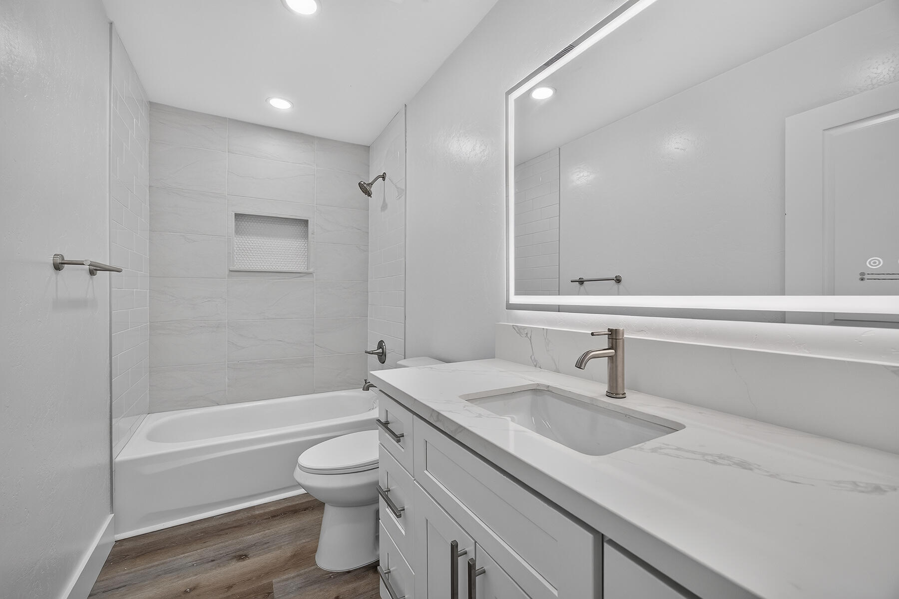 1521 W Juliet Ave, Tulare, CA 93274