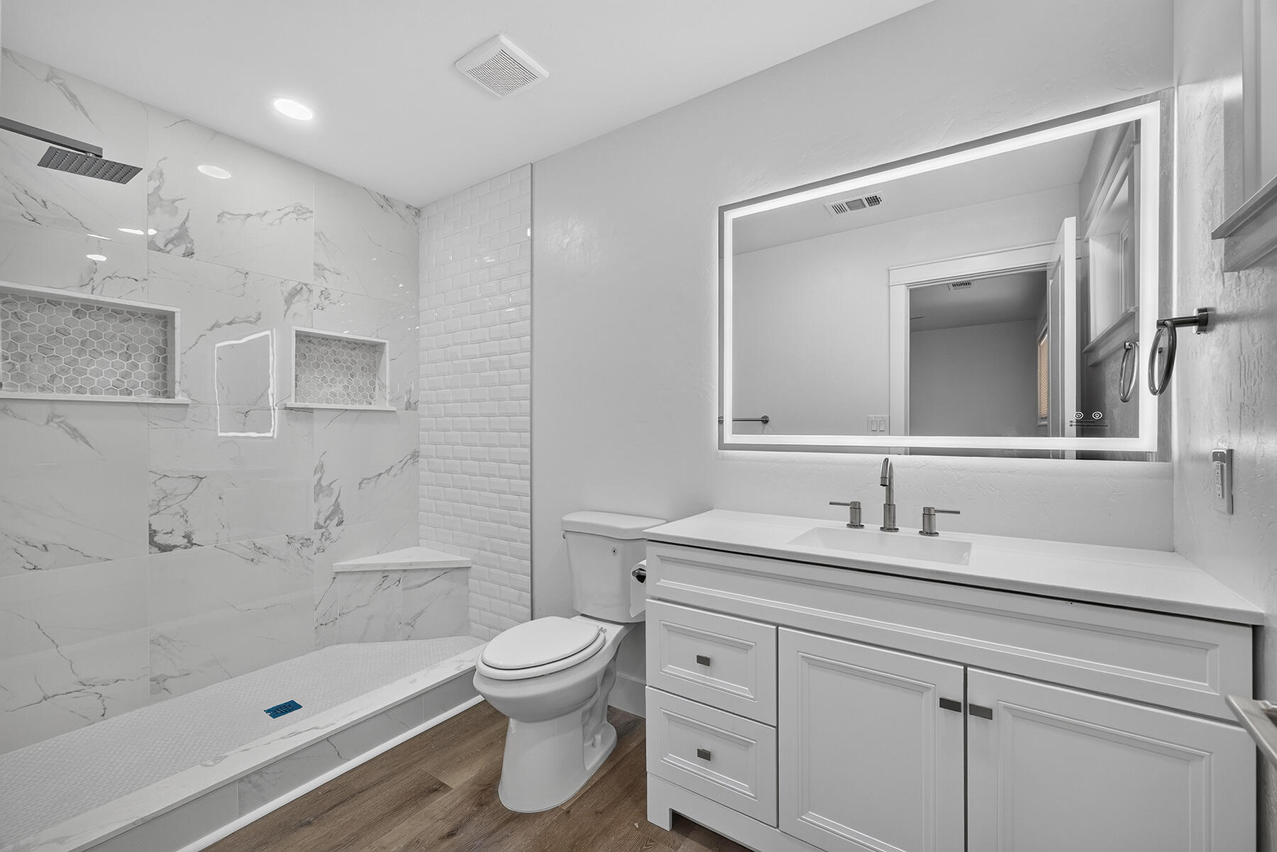 1521 W Juliet Ave, Tulare, CA 93274