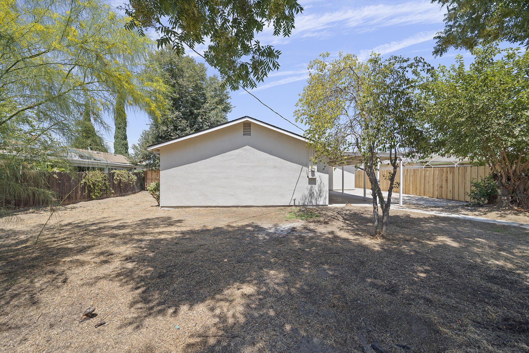 1521 W Juliet Ave, Tulare, CA 93274