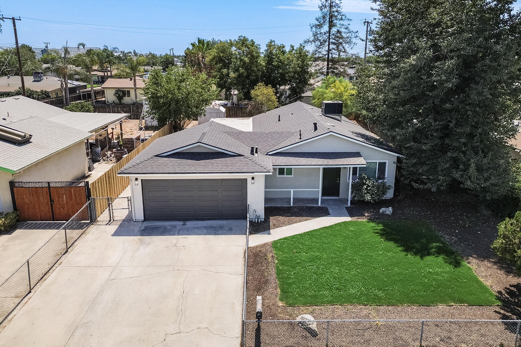 1521 W Juliet Ave, Tulare, CA 93274