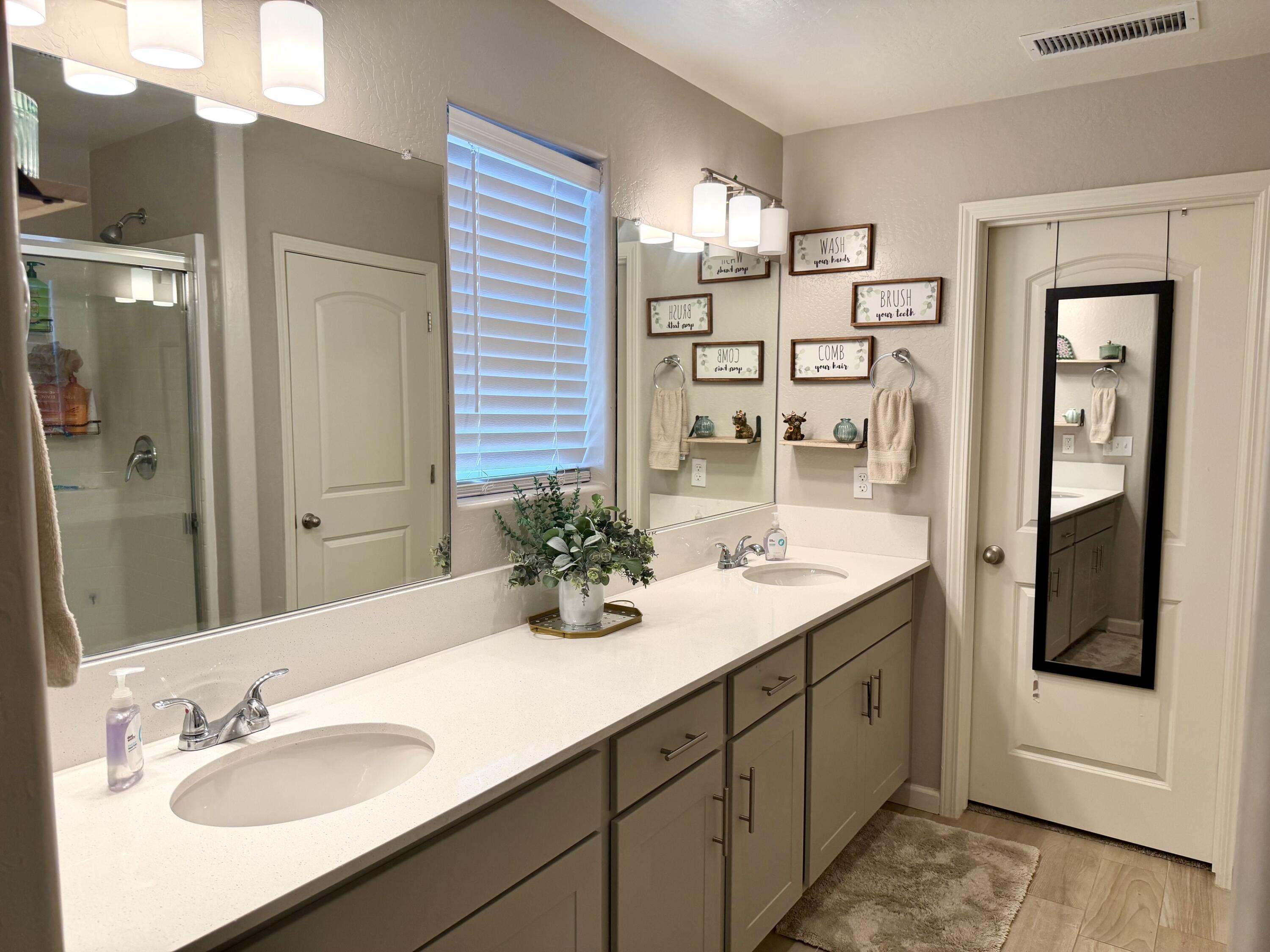 338 N Tracy St, Visalia, CA 93292