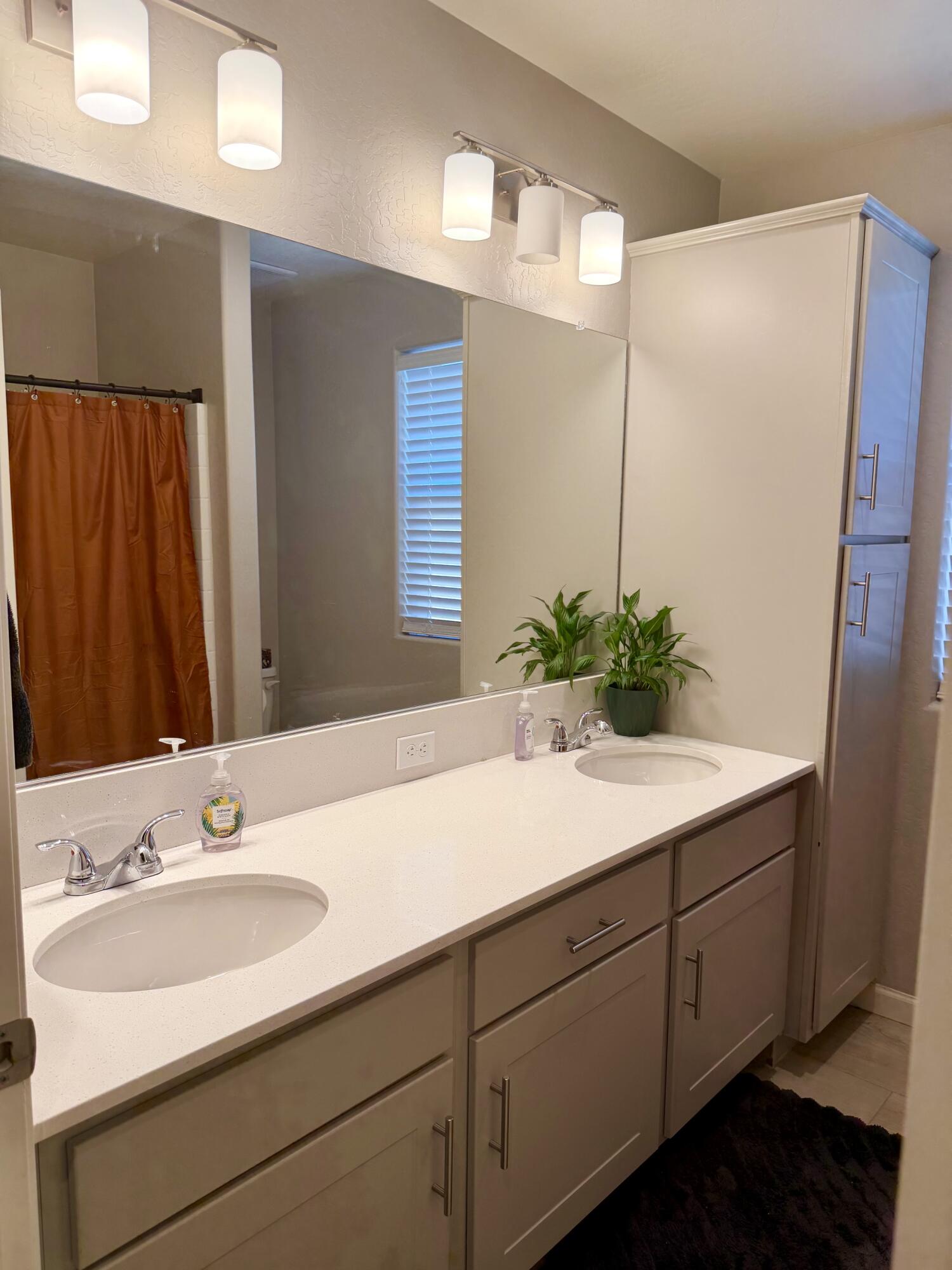338 N Tracy St, Visalia, CA 93292