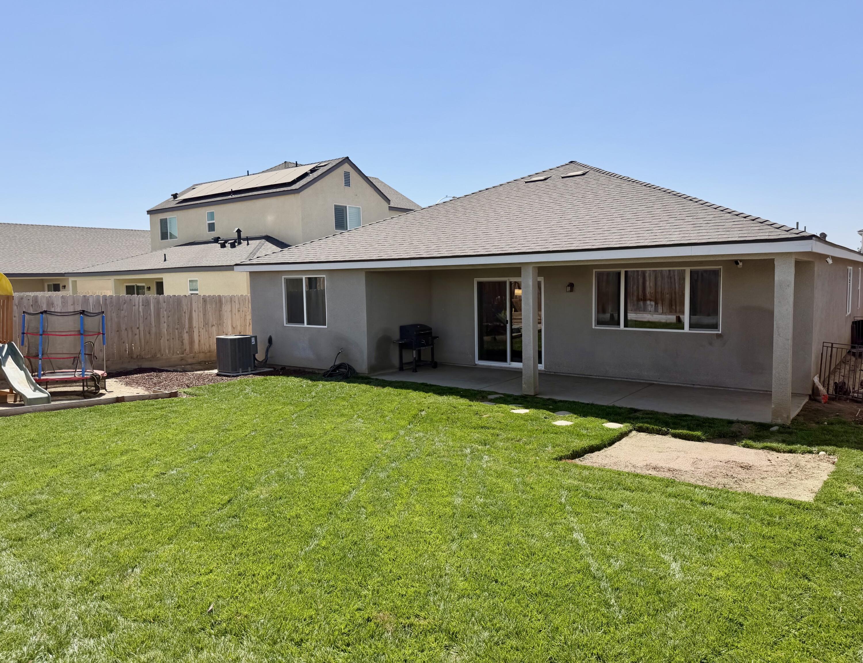 338 N Tracy St, Visalia, CA 93292