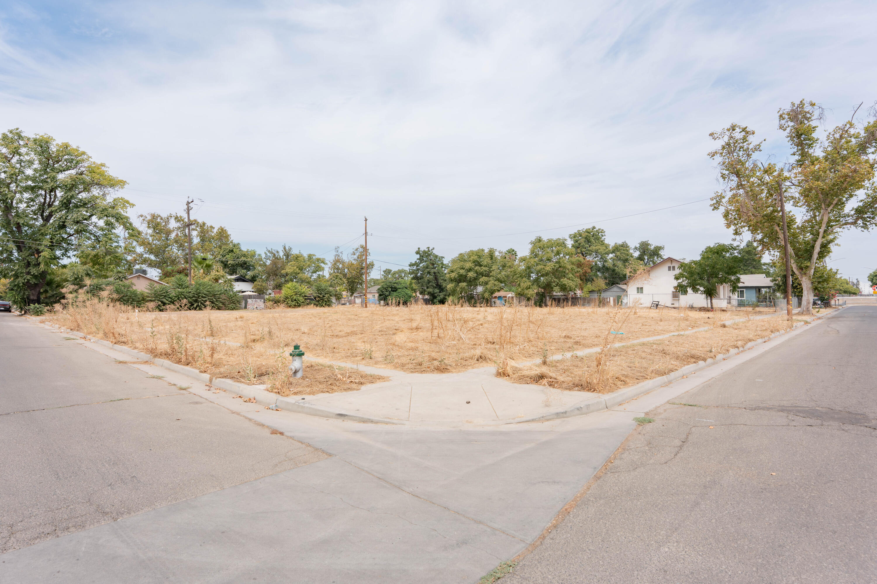 2274 S Cherry Ave, Fresno, CA 93706