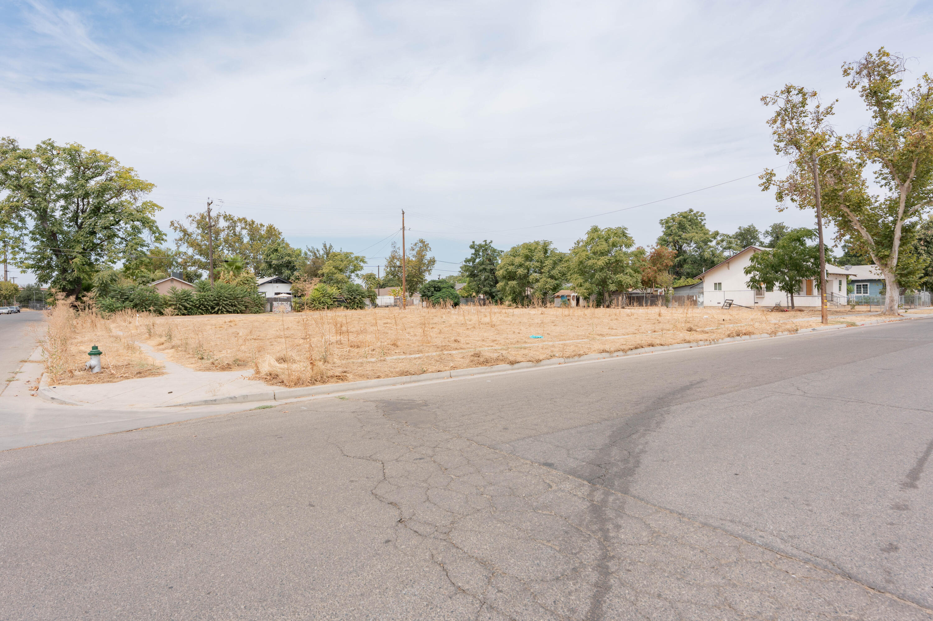 2274 S Cherry Ave, Fresno, CA 93706