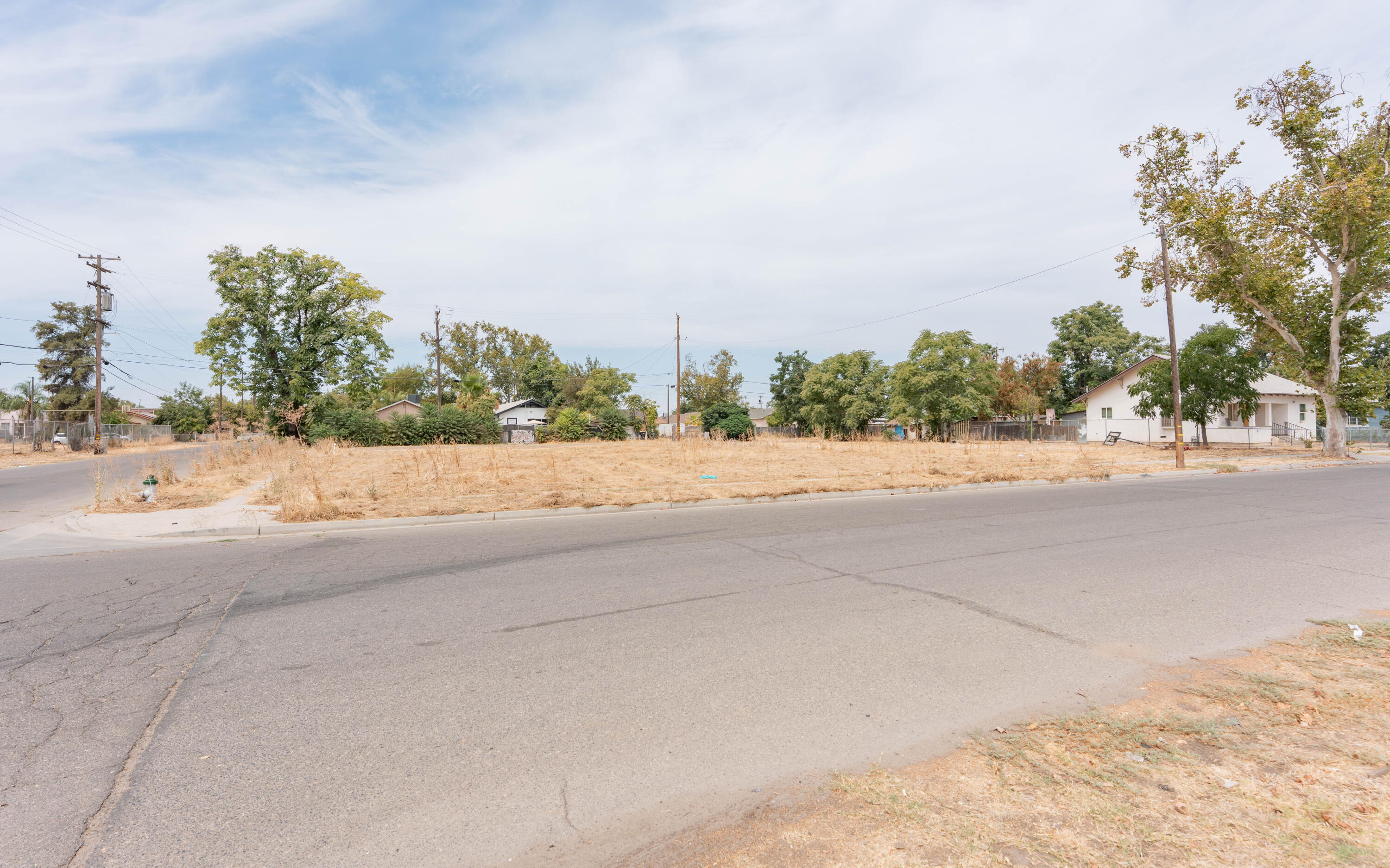 2274 S Cherry Ave, Fresno, CA 93706