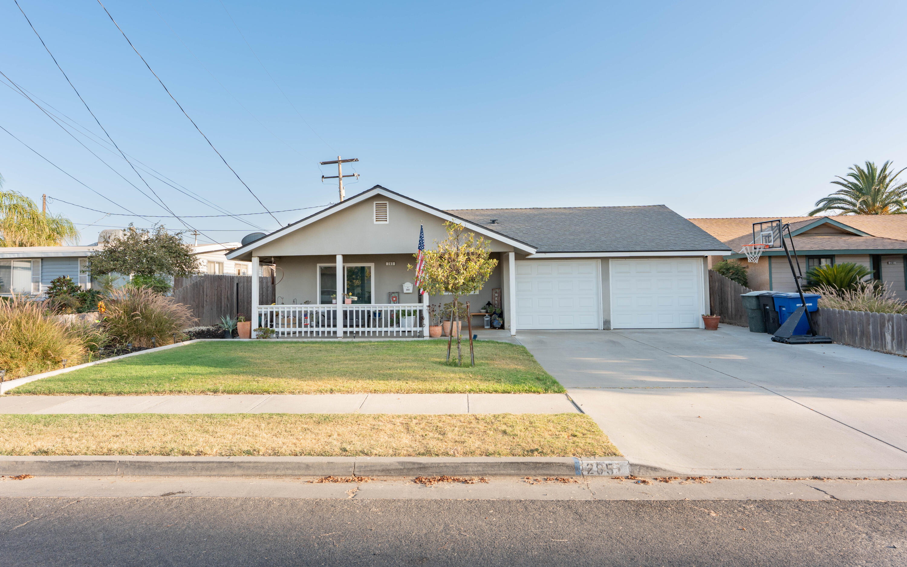 285 E Cortner St, Hanford, CA 93230
