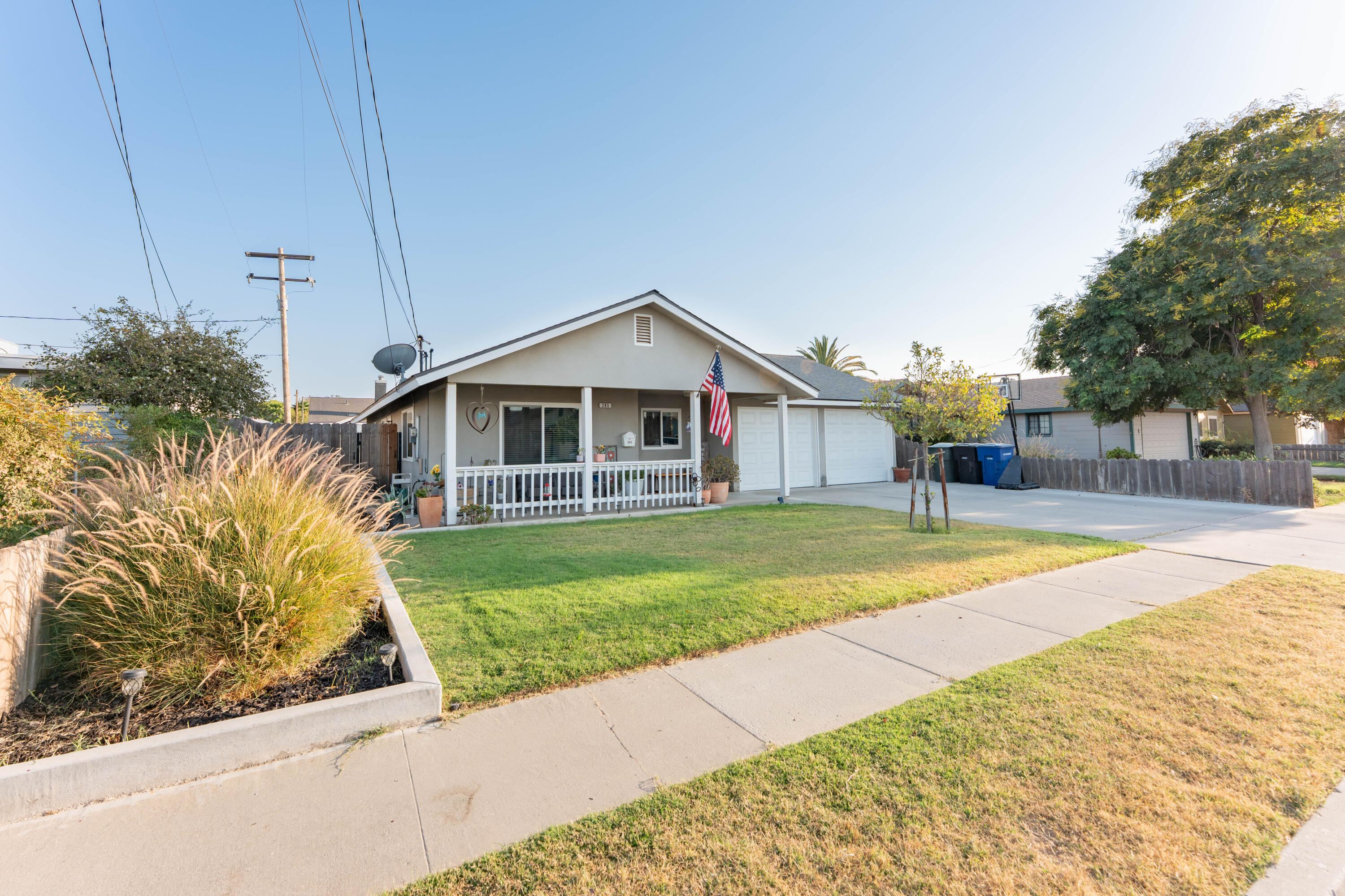 285 E Cortner St, Hanford, CA 93230