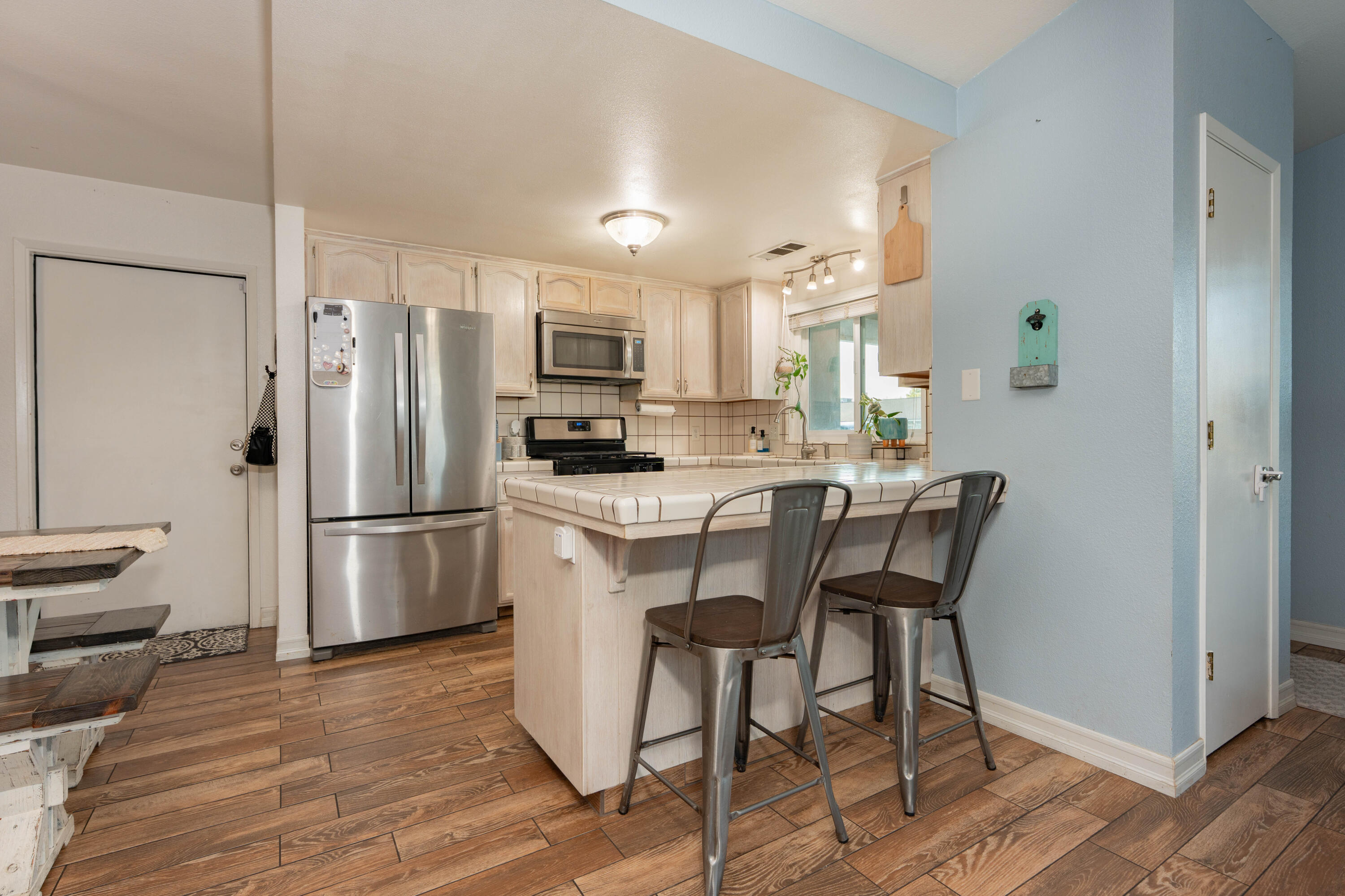 285 E Cortner St, Hanford, CA 93230