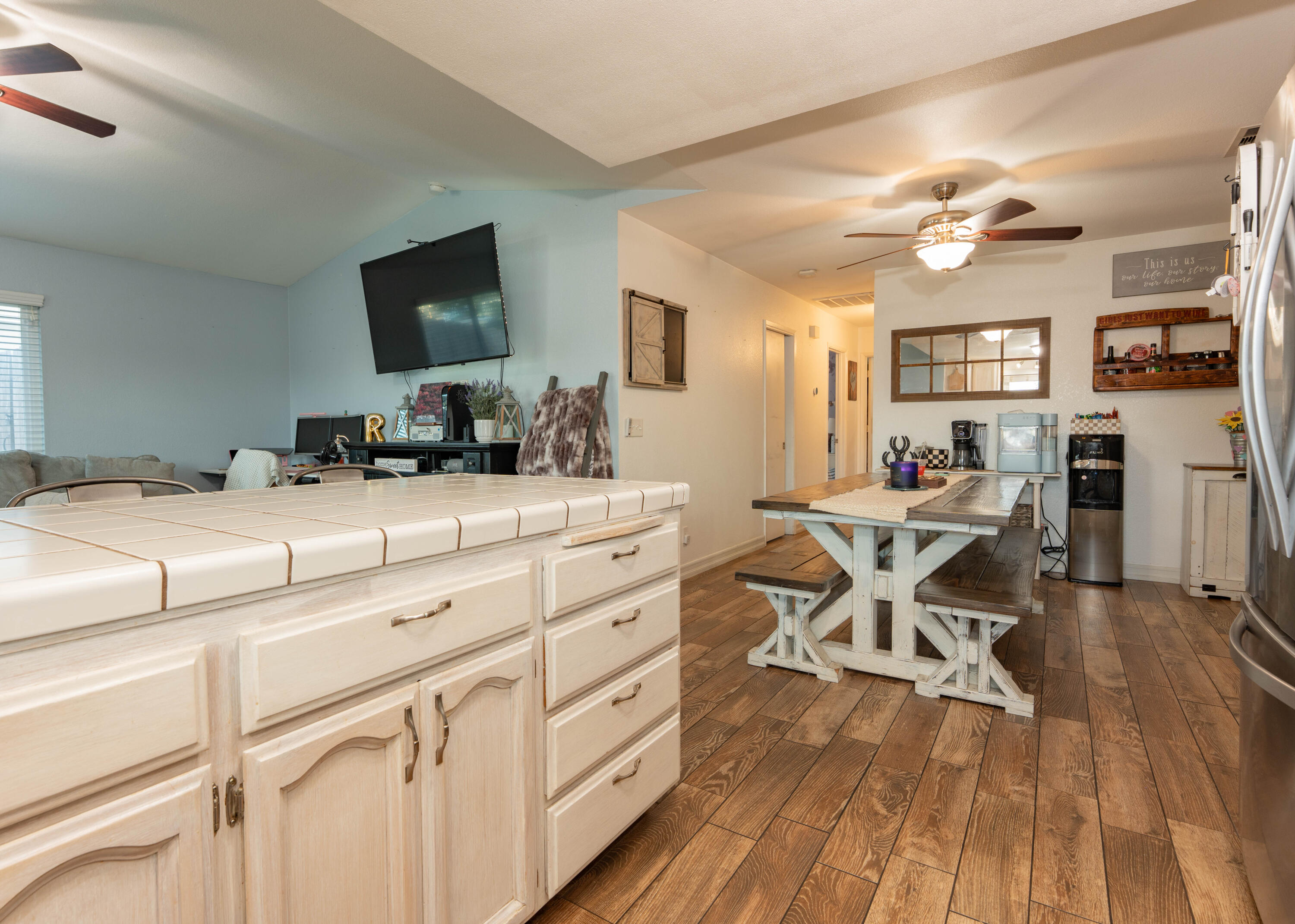 285 E Cortner St, Hanford, CA 93230