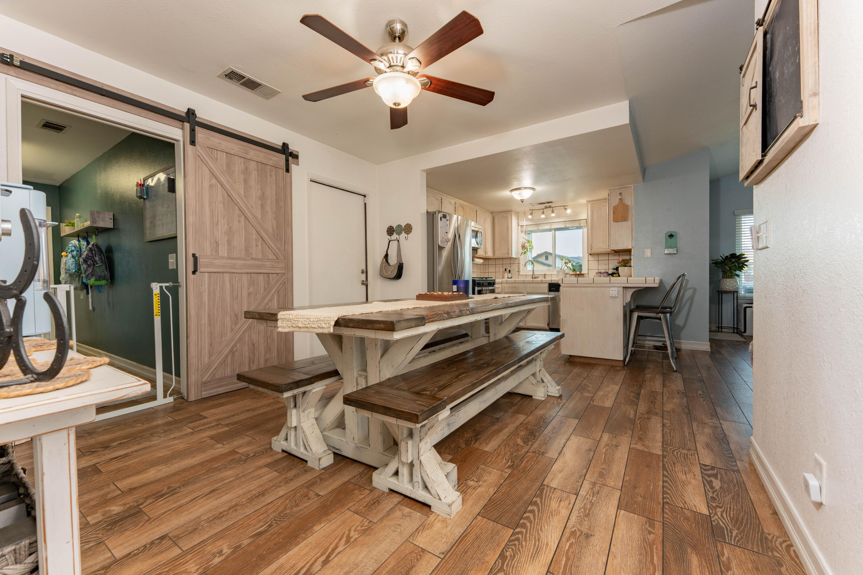 285 E Cortner St, Hanford, CA 93230