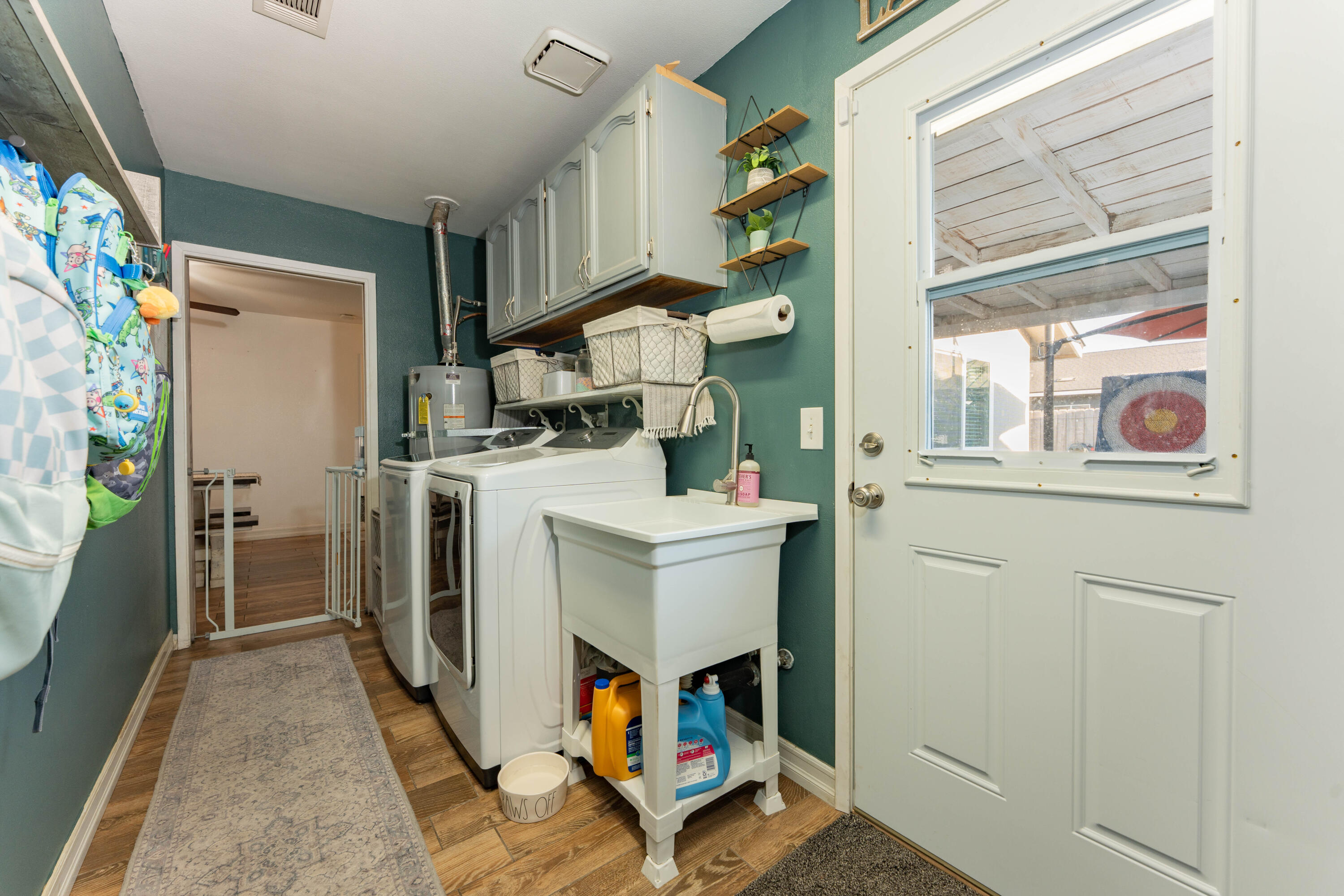 285 E Cortner St, Hanford, CA 93230