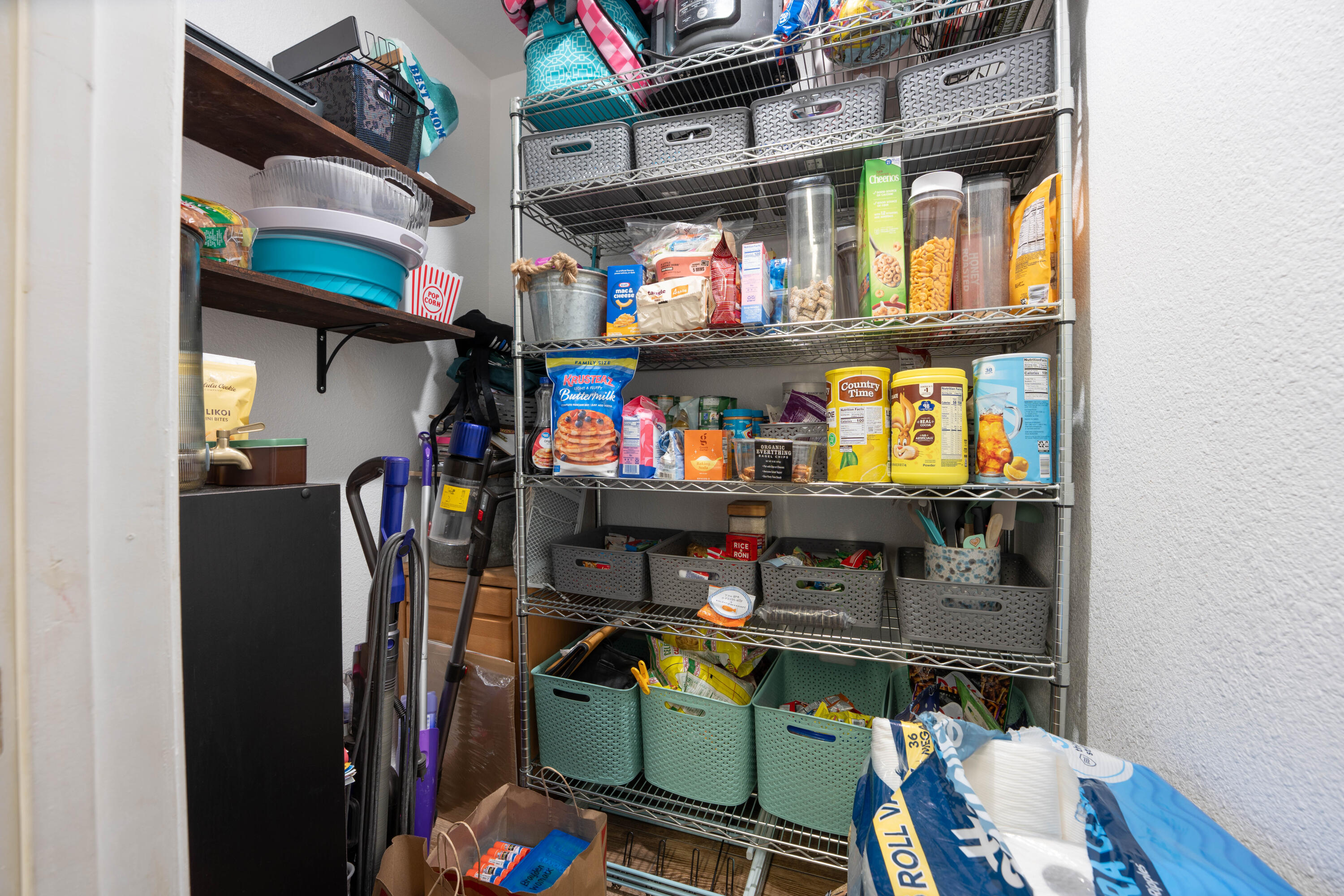 285 E Cortner St, Hanford, CA 93230