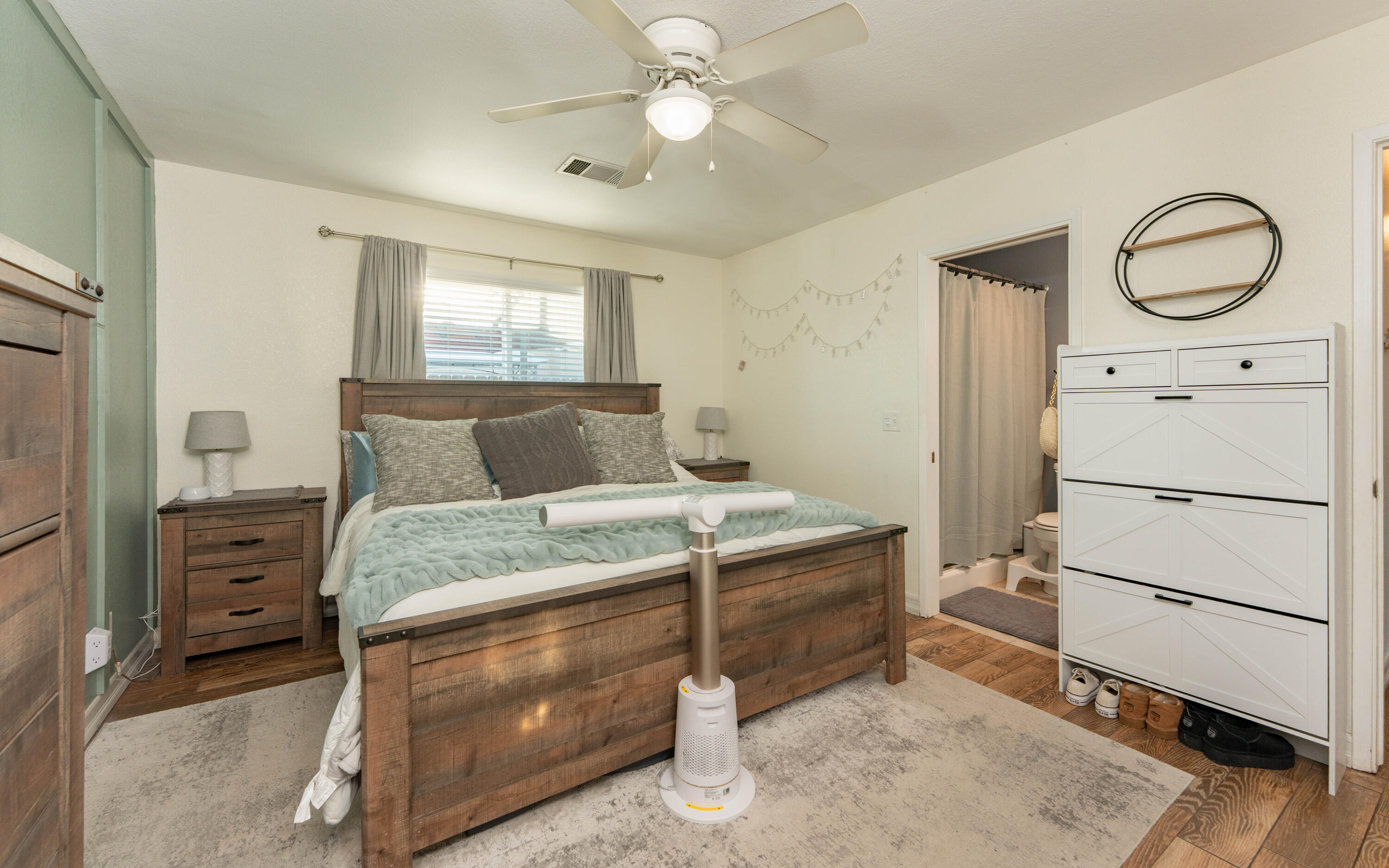 285 E Cortner St, Hanford, CA 93230