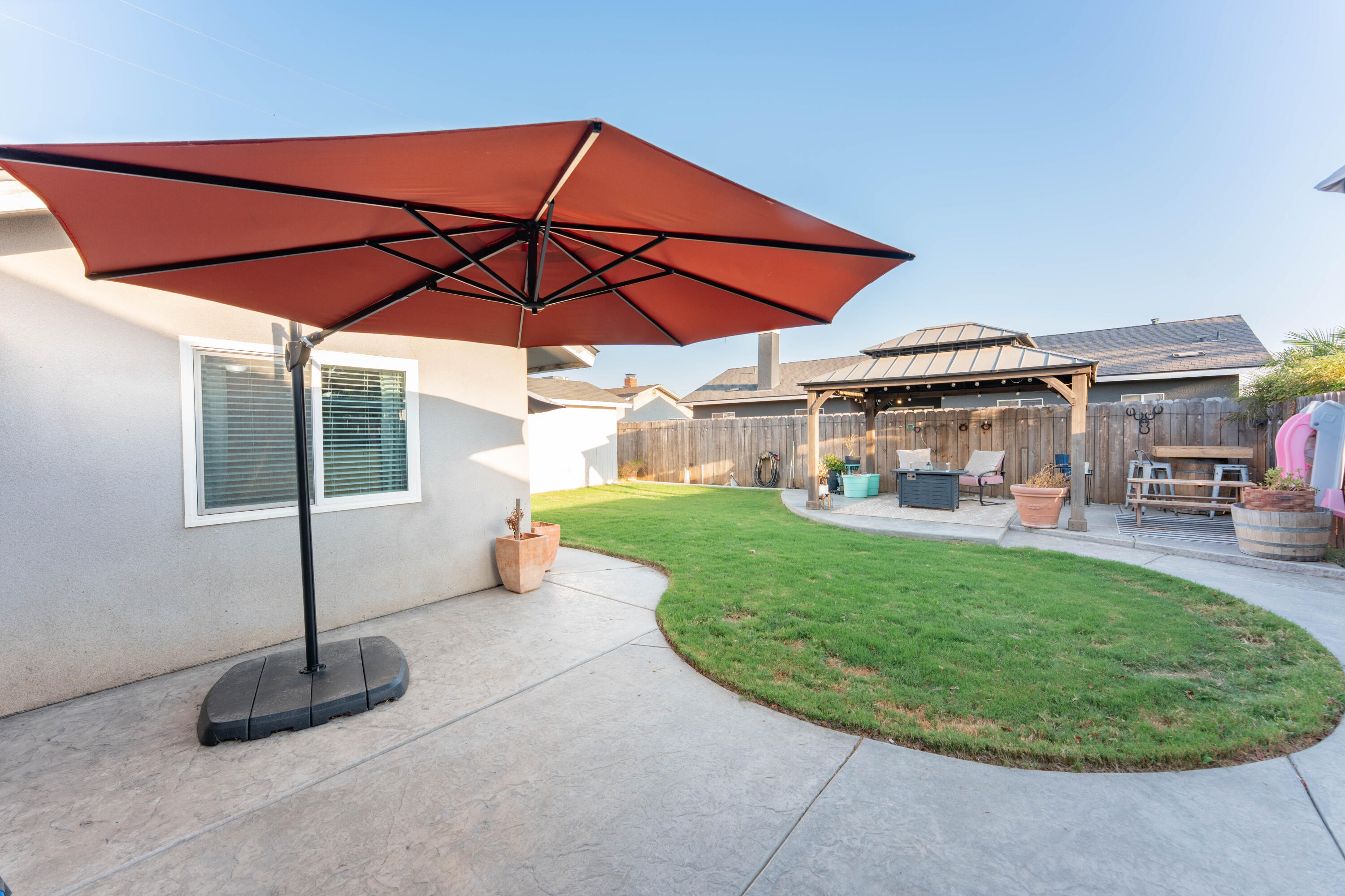 285 E Cortner St, Hanford, CA 93230