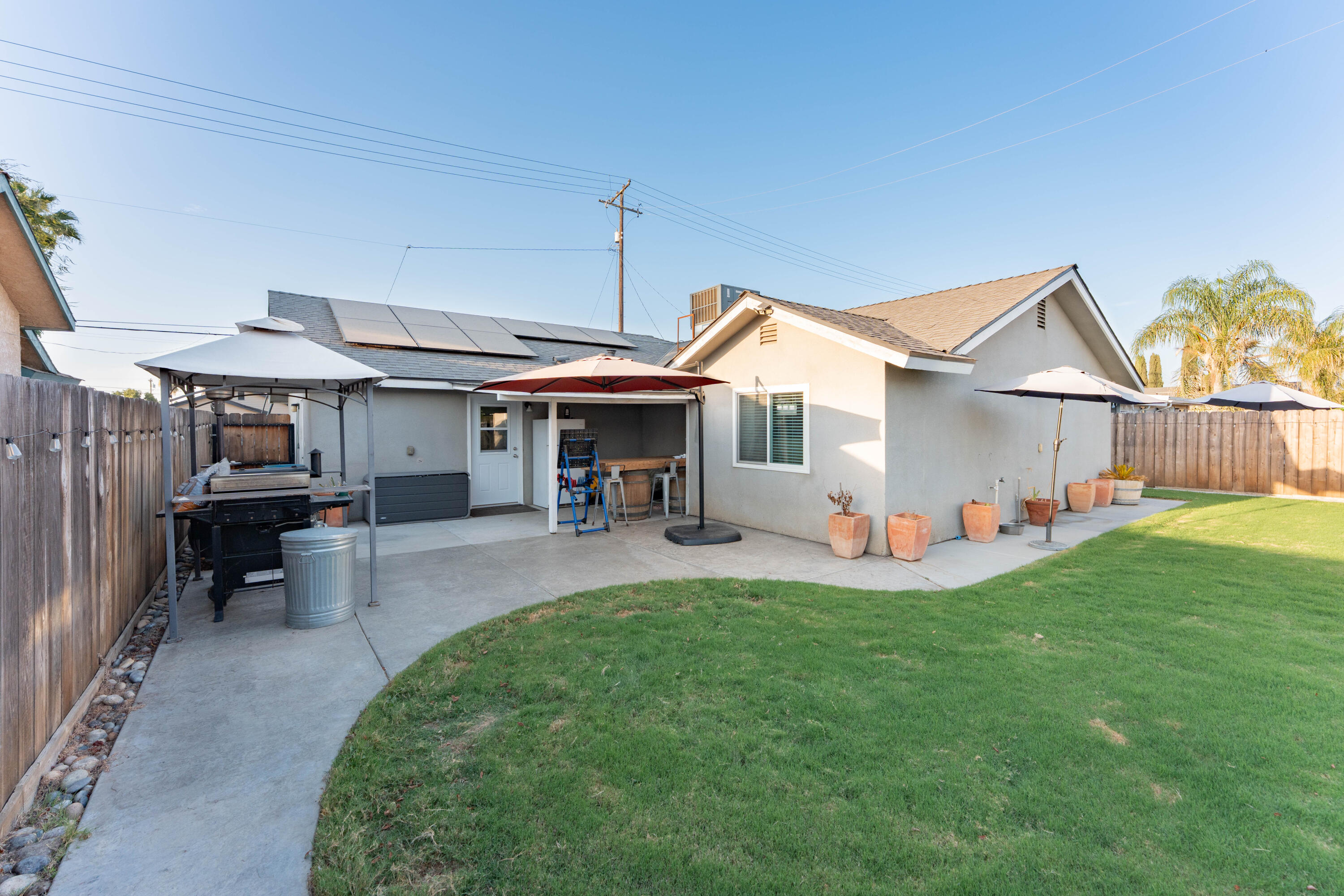 285 E Cortner St, Hanford, CA 93230