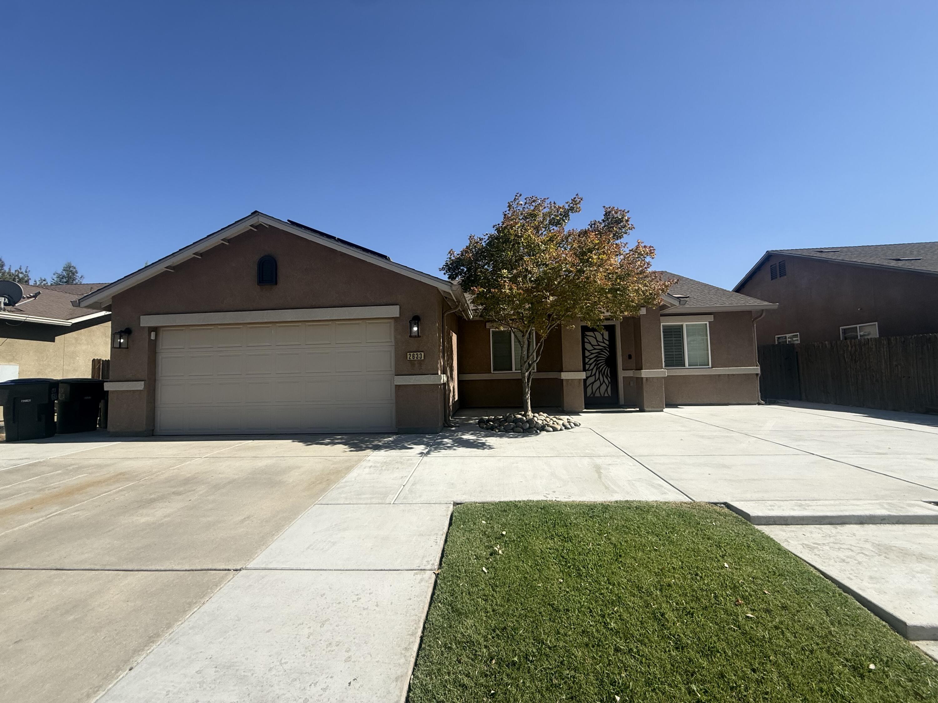 2633 W W Prescott Ave, Visalia, CA 93291