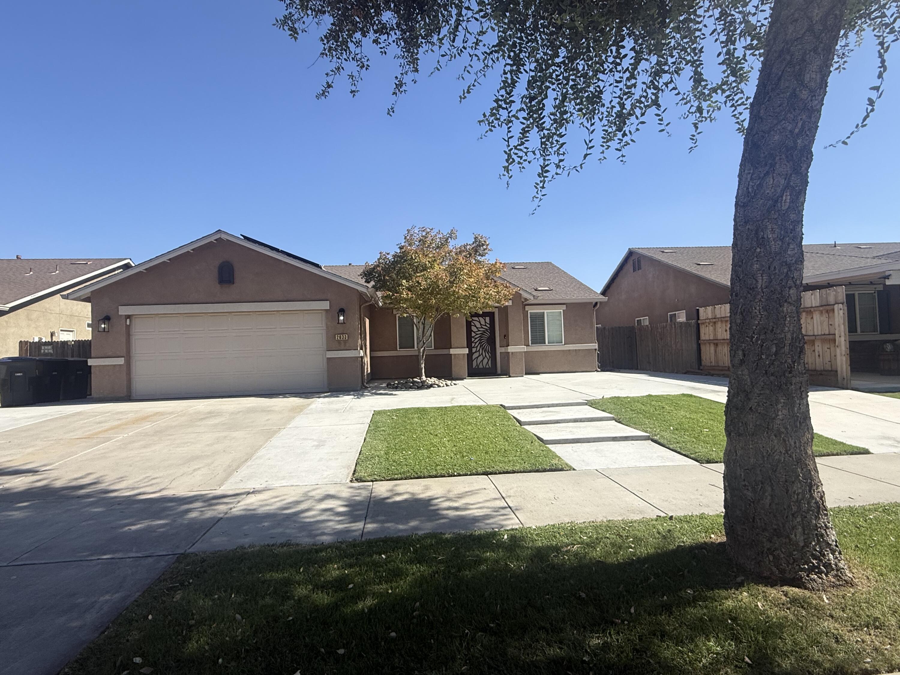2633 W W Prescott Ave, Visalia, CA 93291